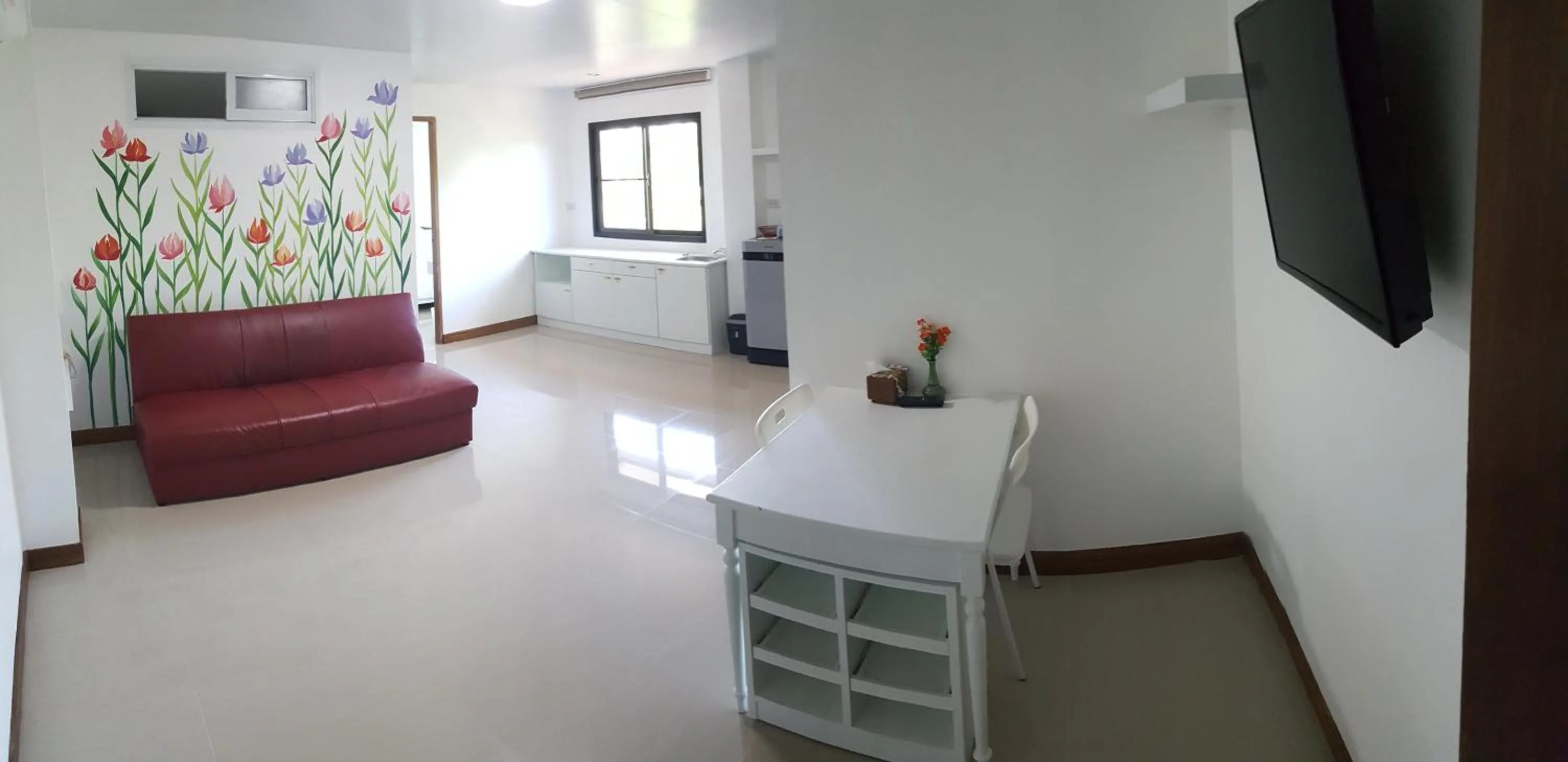 Photo of the whole room in Baantip Suantong