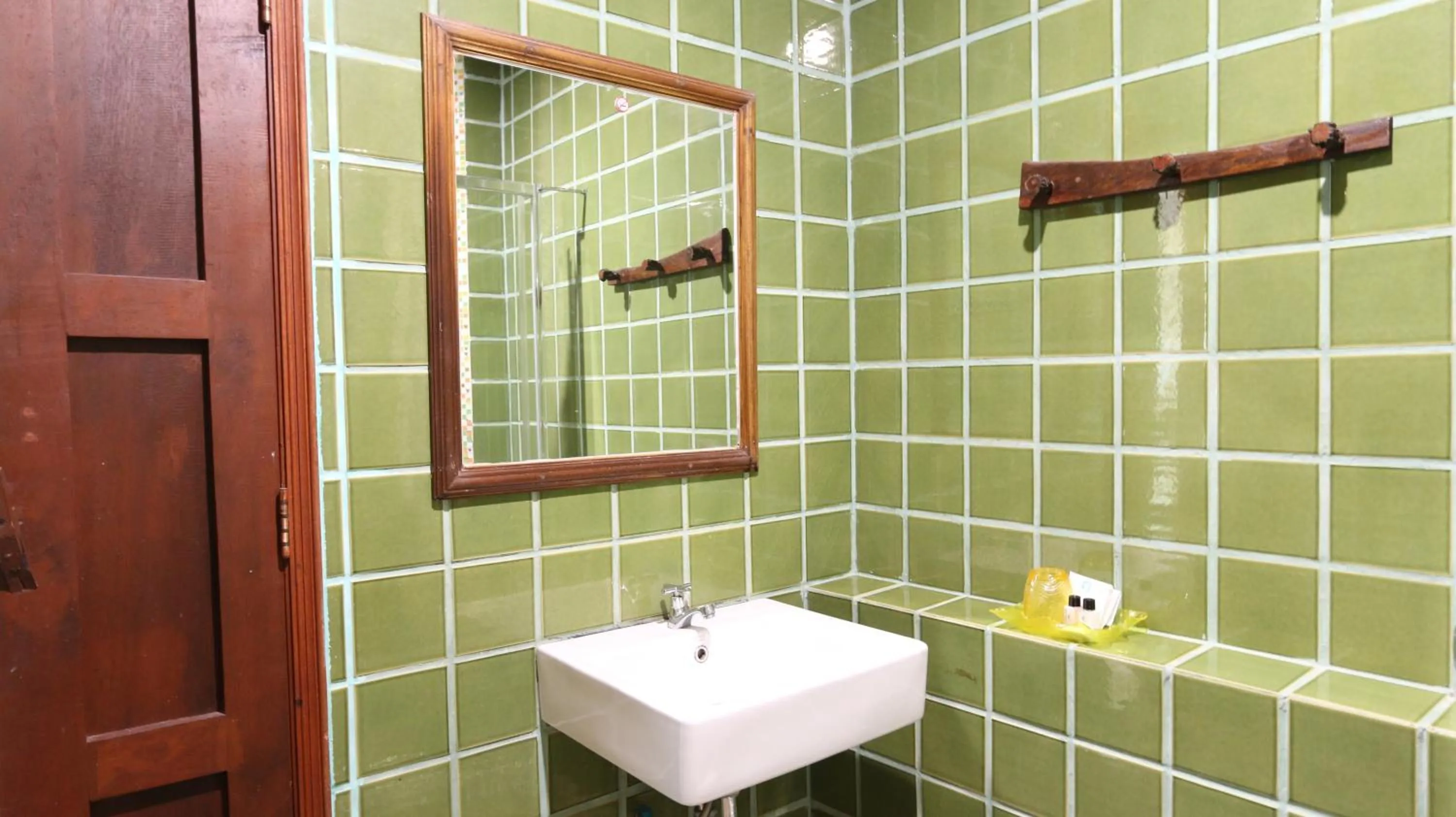 Bathroom in Baantip Suantong