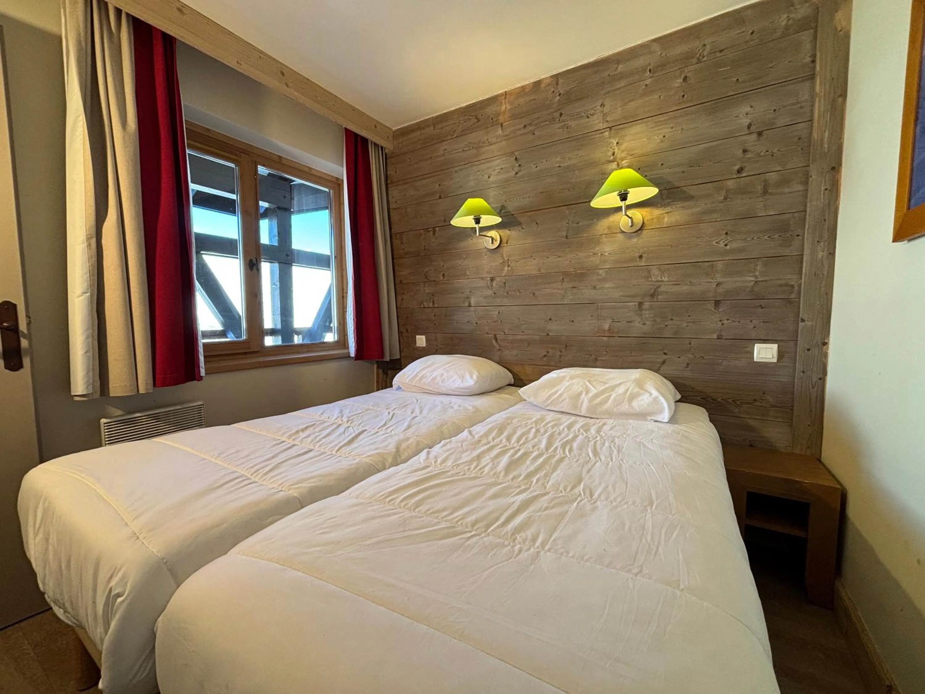 Bed in Résidence Christiana 408 Clés Blanches Courchevel