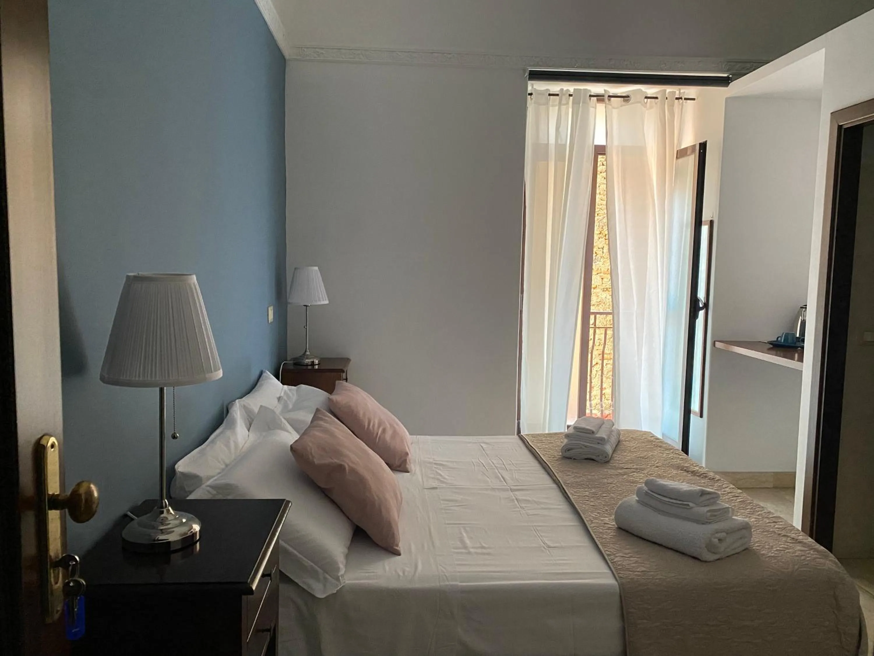 Bed in Etna Rosso b&b