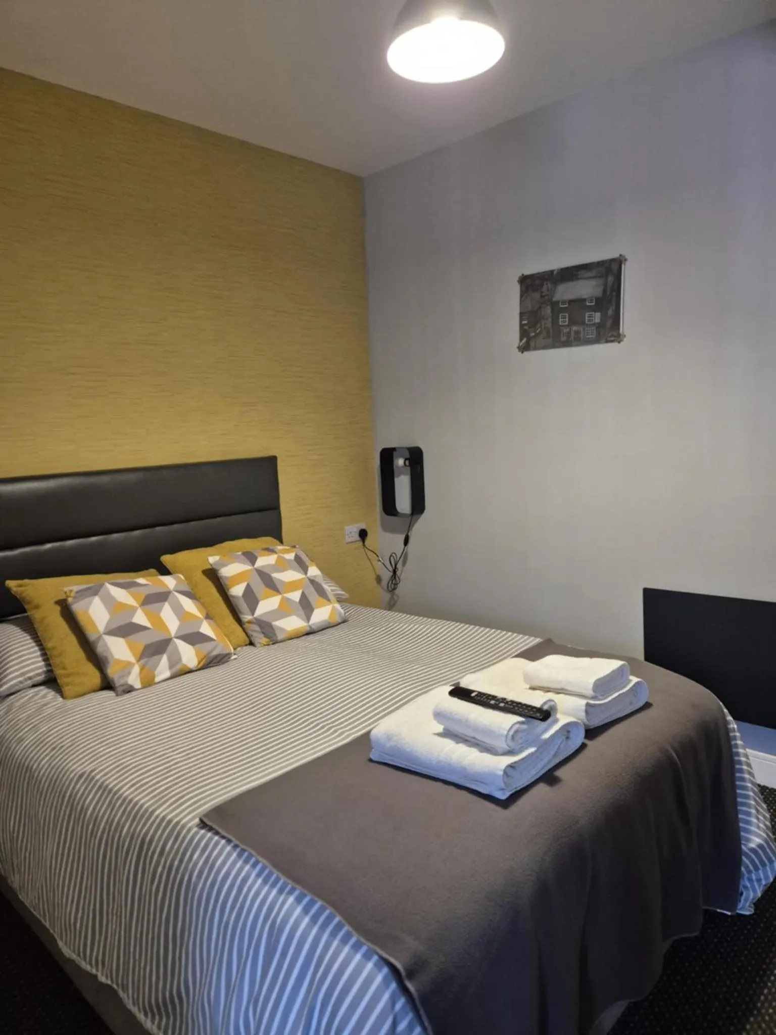 Bed in Rooms at number 4