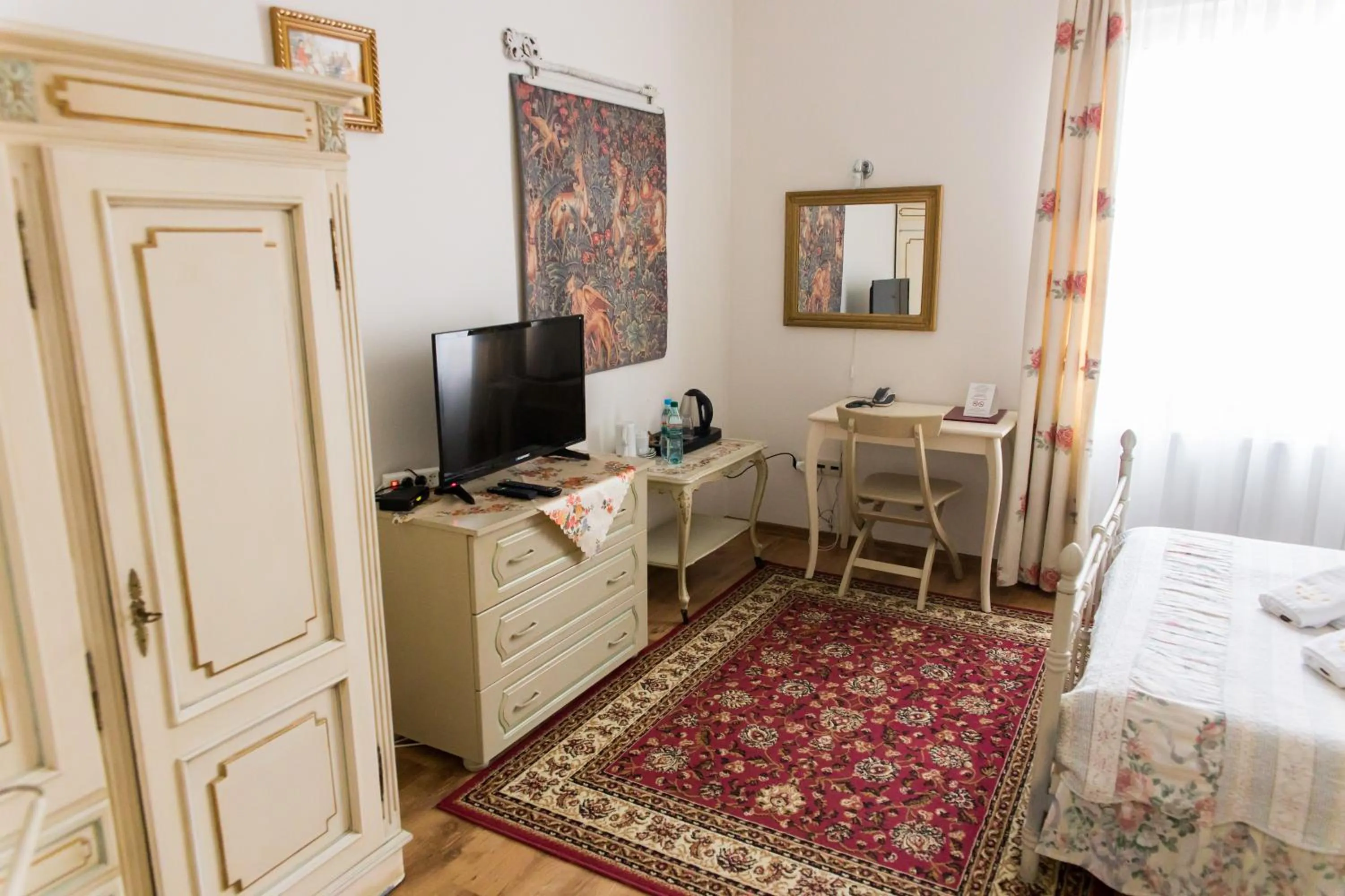 Bed in Hotel Napoleon