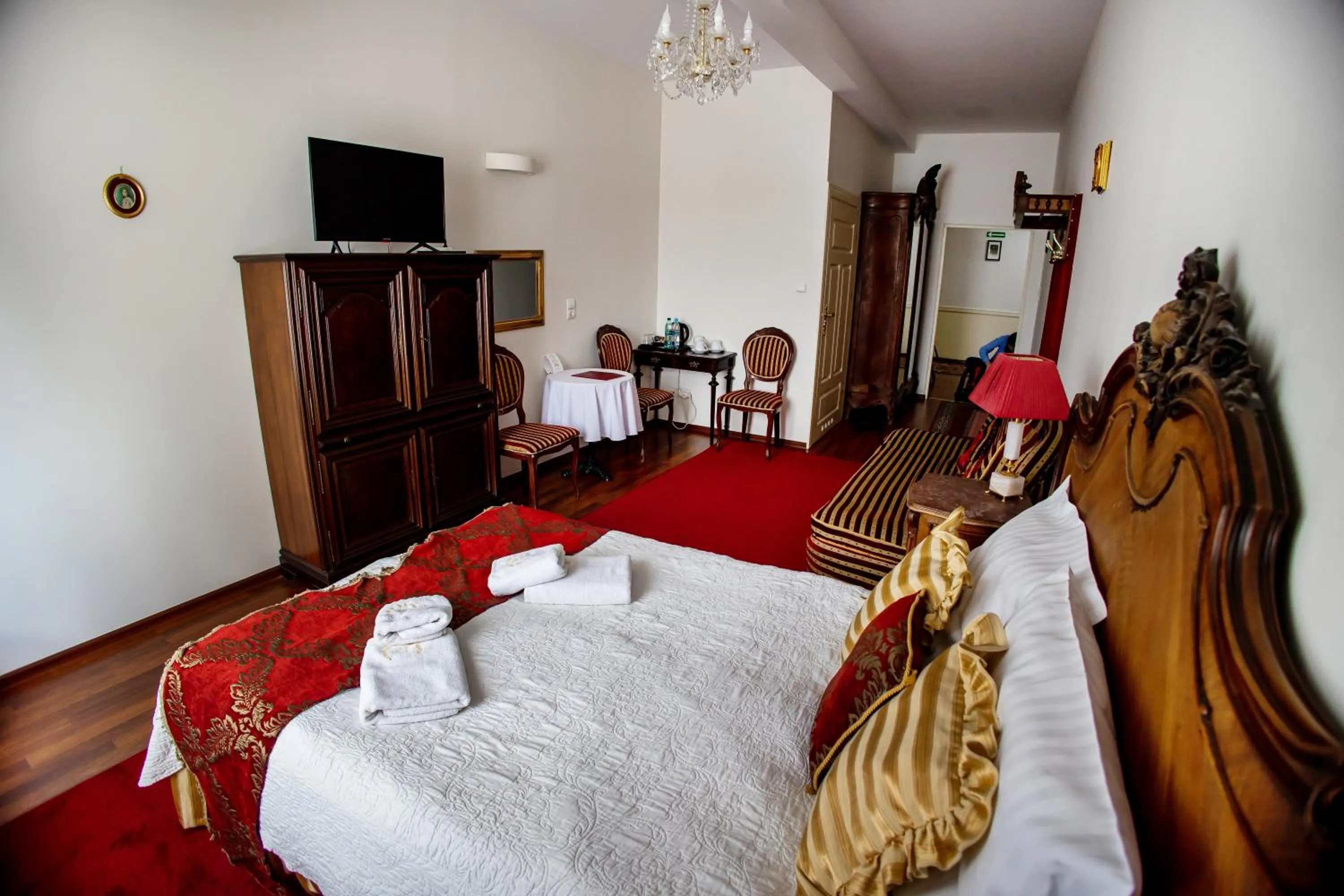 Bed in Hotel Napoleon