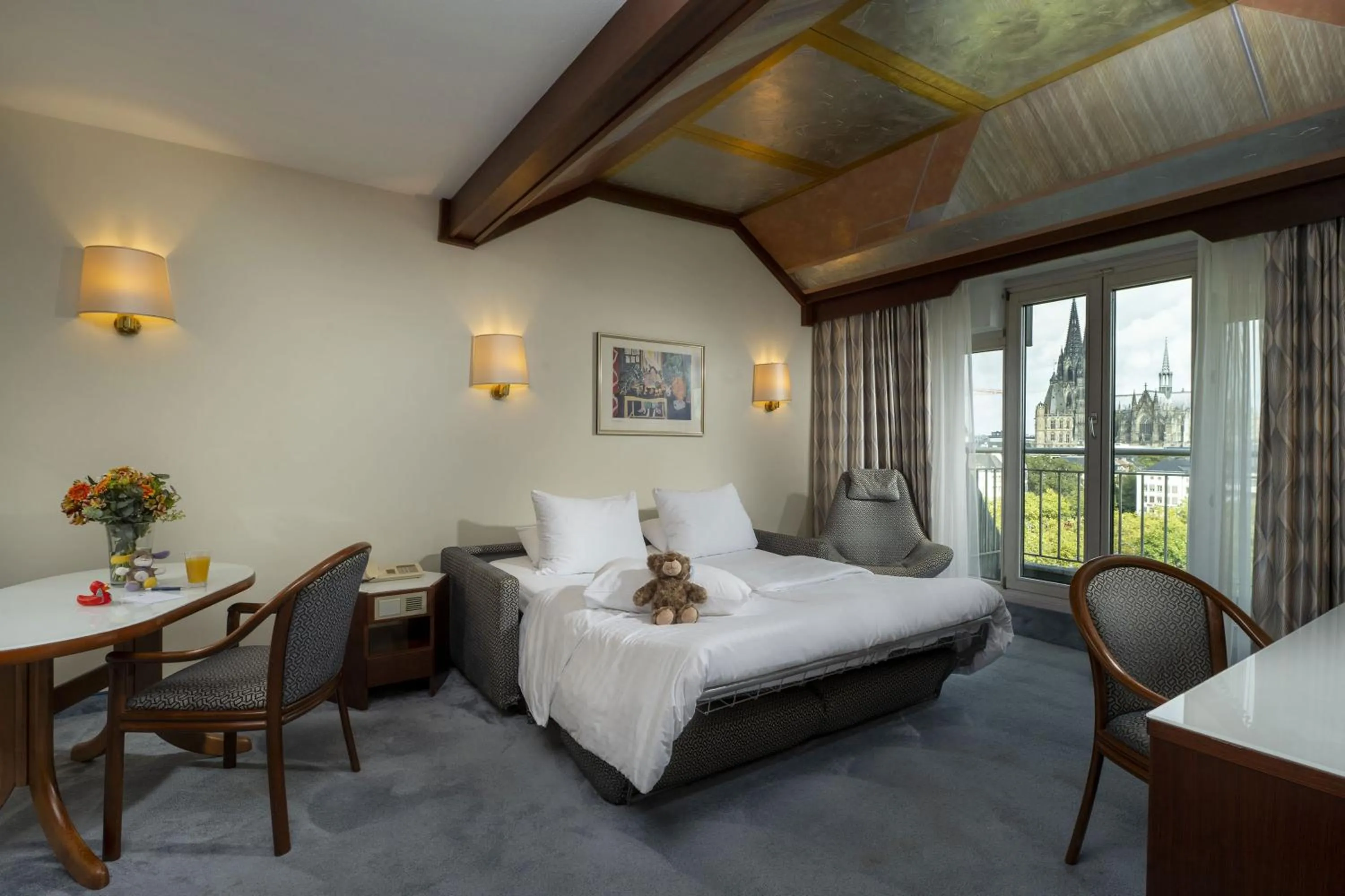 Bedroom, Bed in Maritim Hotel Köln