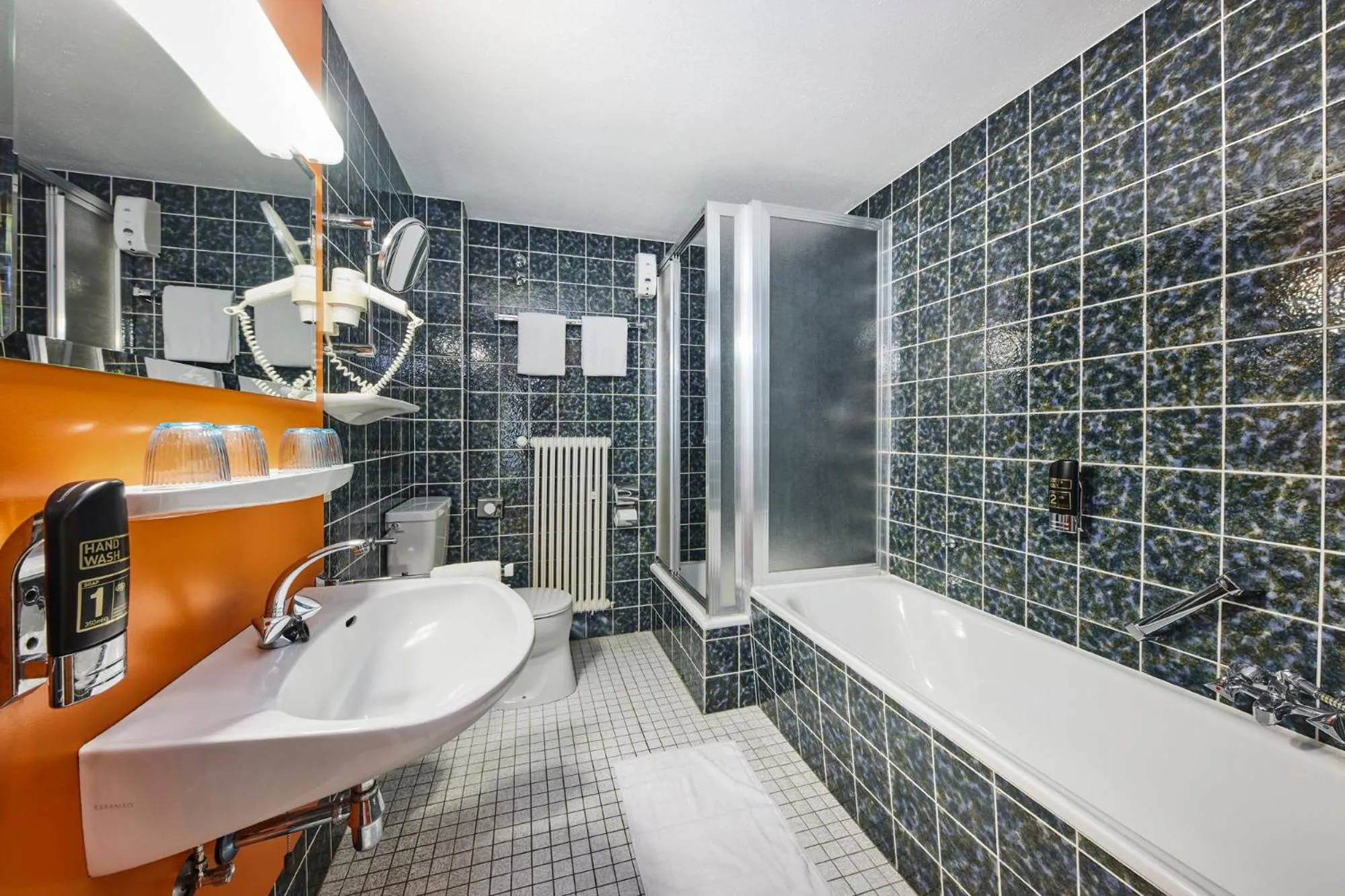 Bathroom in Sauerland Alpin Hotel