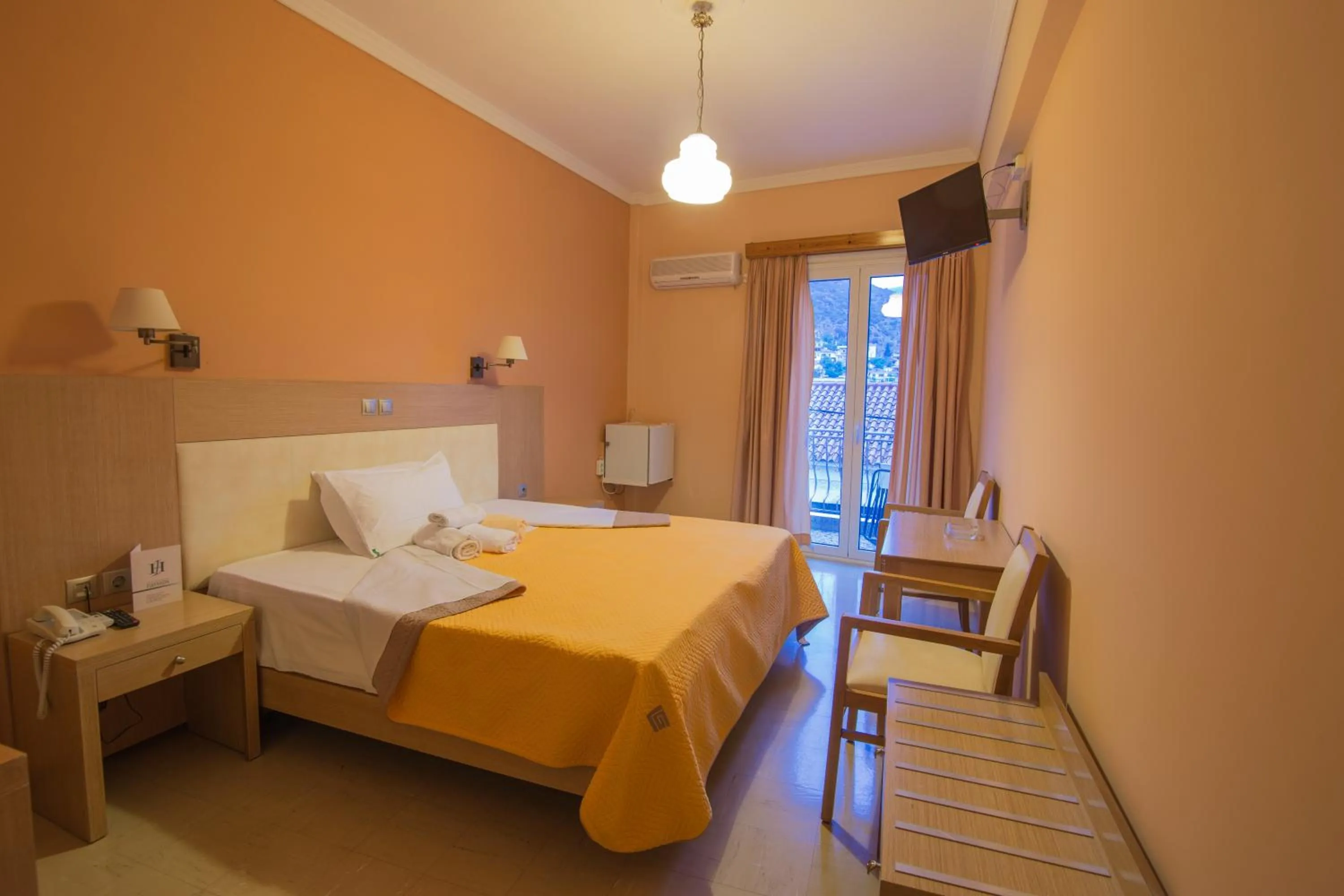 Photo of the whole room, Bed in Idillion