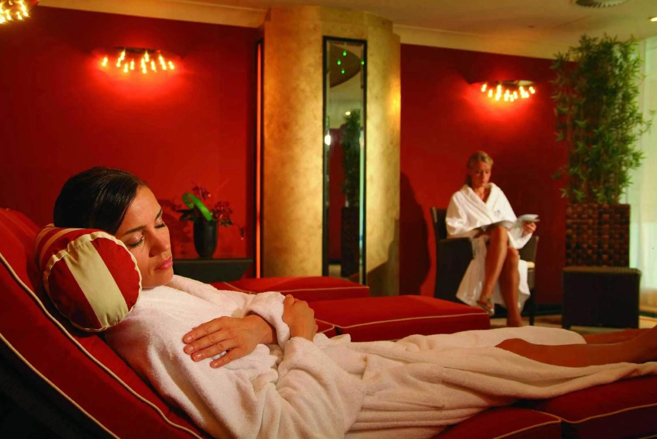 People in Maritim Seehotel Timmendorfer Strand