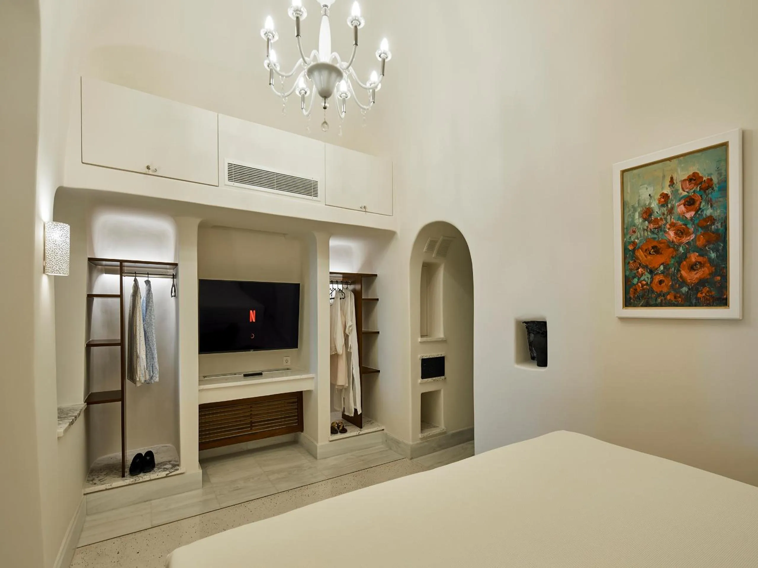 Bed in Luxury Villa Blue Dome Santorini