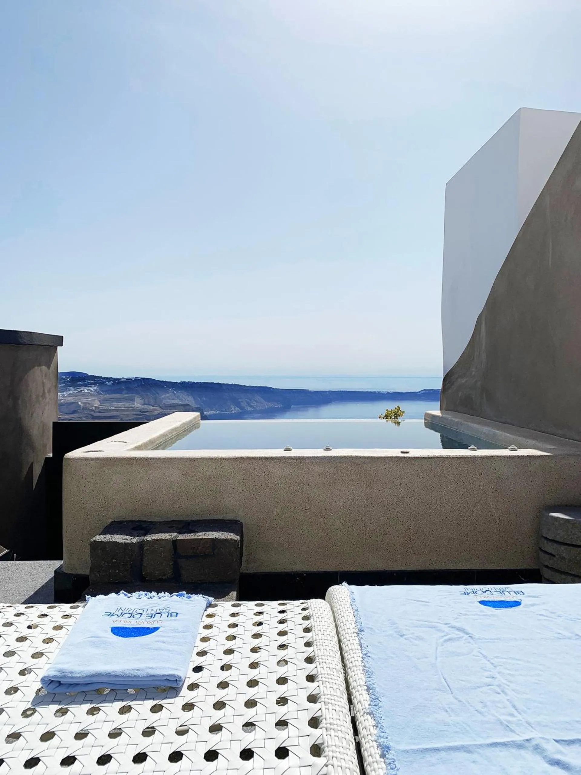 Facade/entrance in Luxury Villa Blue Dome Santorini