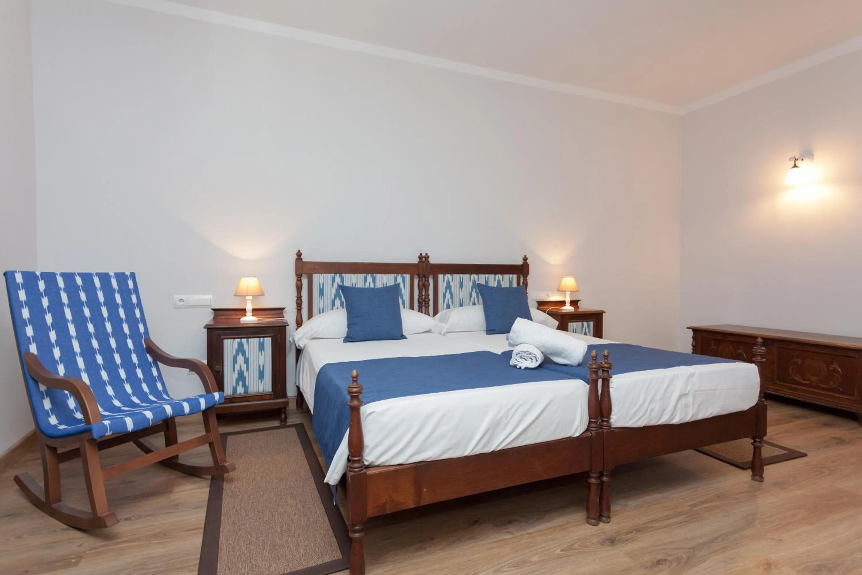 Bedroom, Bed in Hotel El Guía