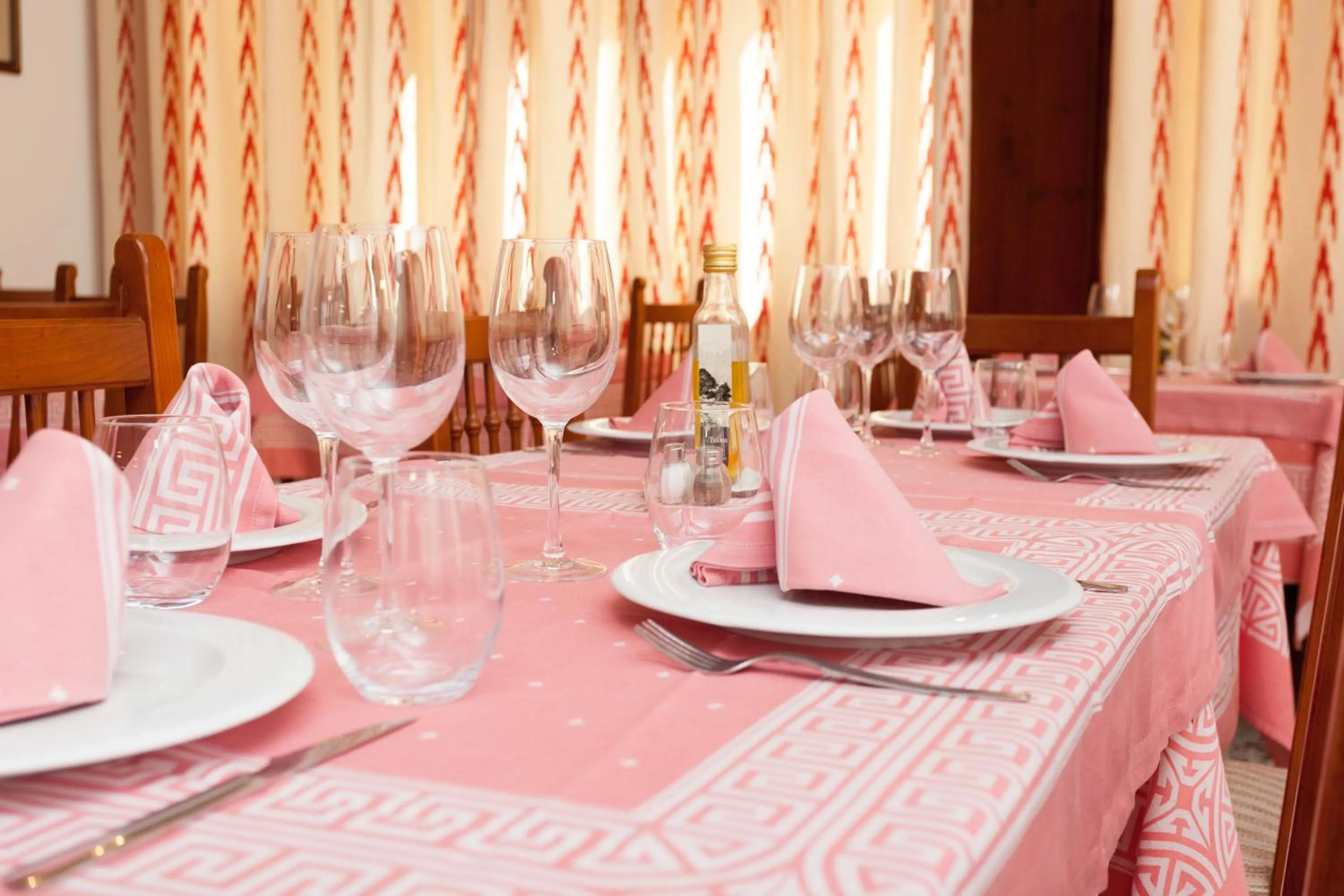 Restaurant/places to eat in Hotel El Guía