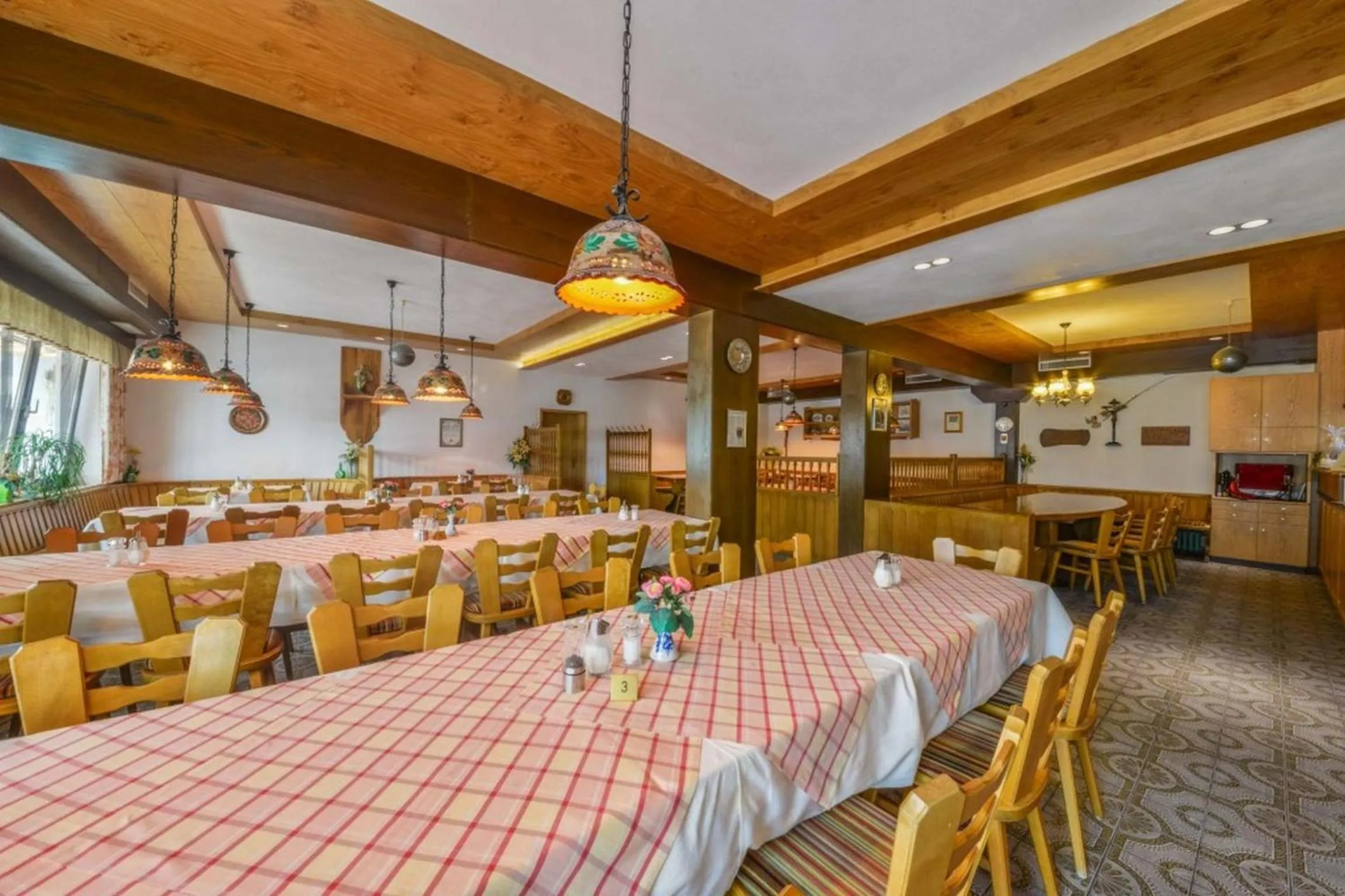Restaurant/places to eat in Hotel Gasthof Heckl
