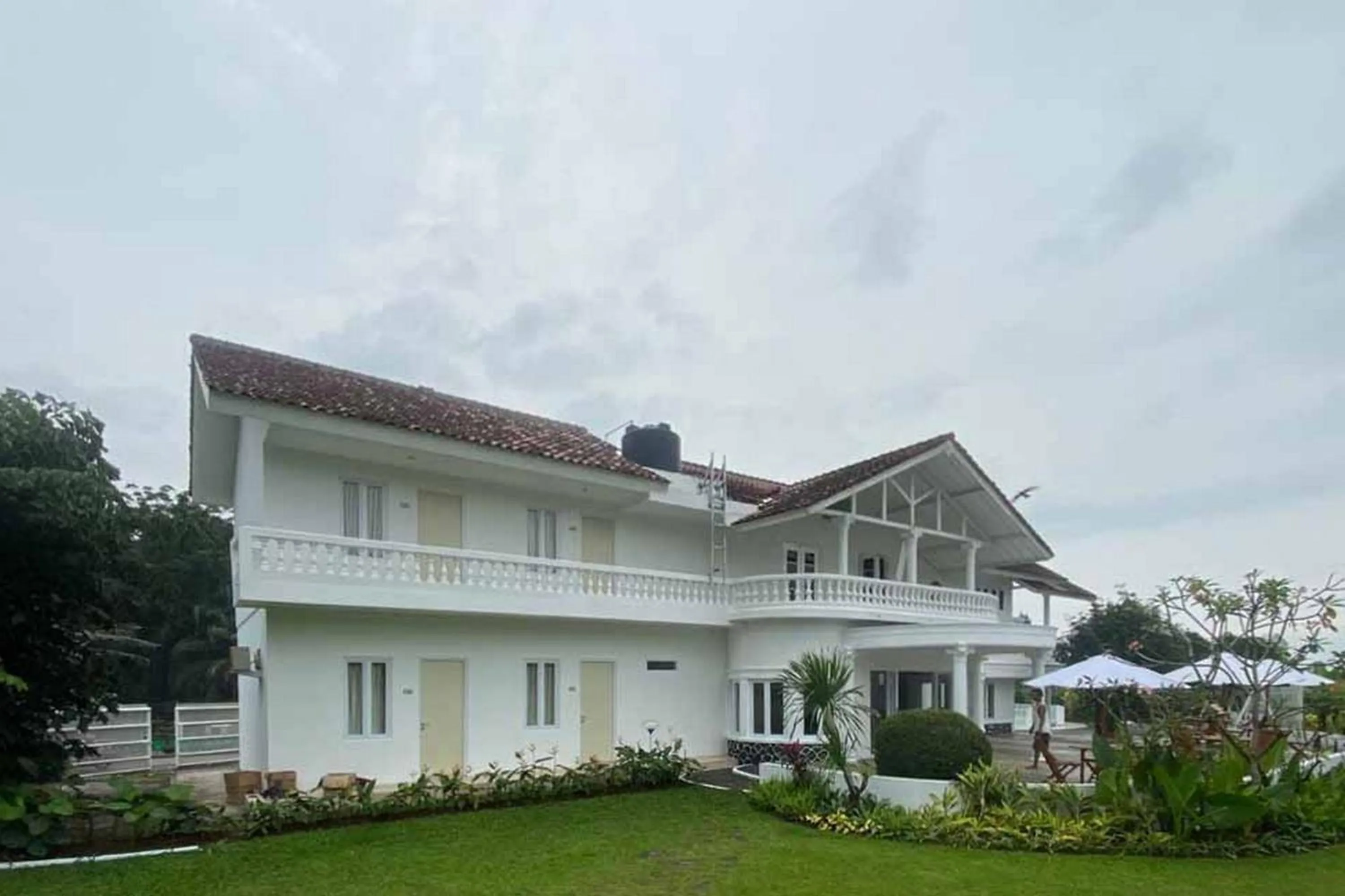 Property logo or sign in RedDoorz Plus @ Megamendung Puncak 2