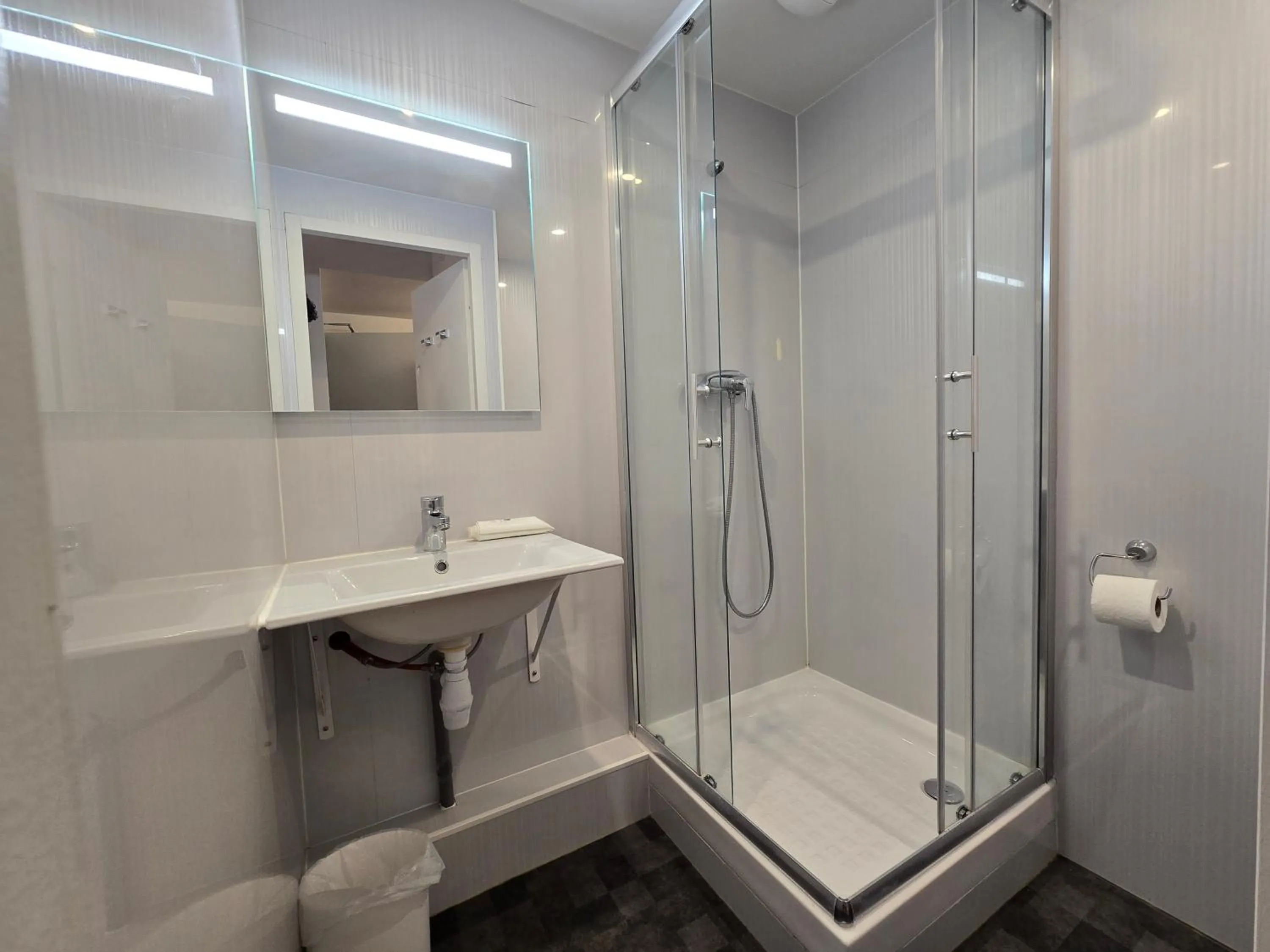 Shower in Premiere Classe Thionville - Yutz
