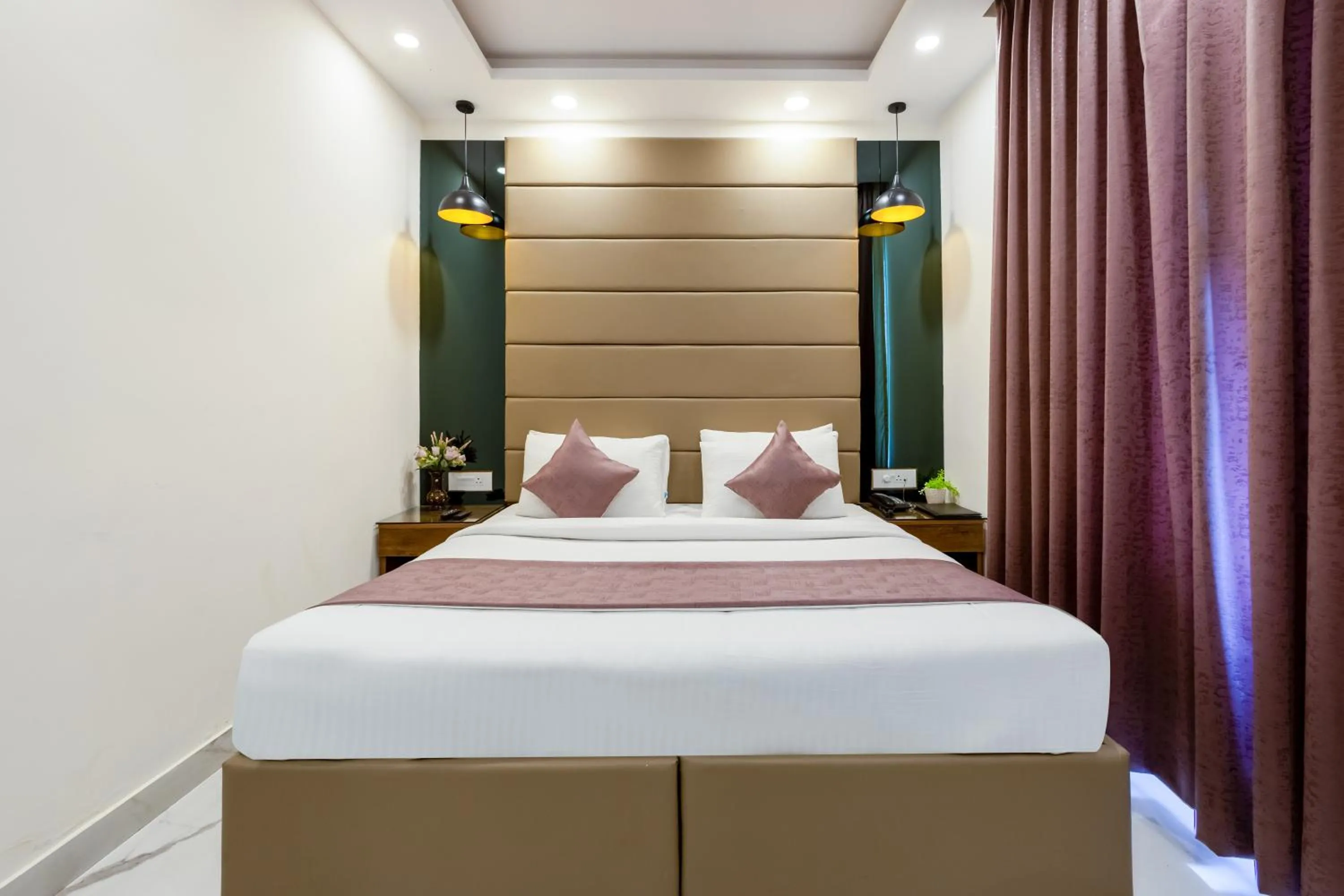 Bed in PK Boutique Hotel Noida Expressway