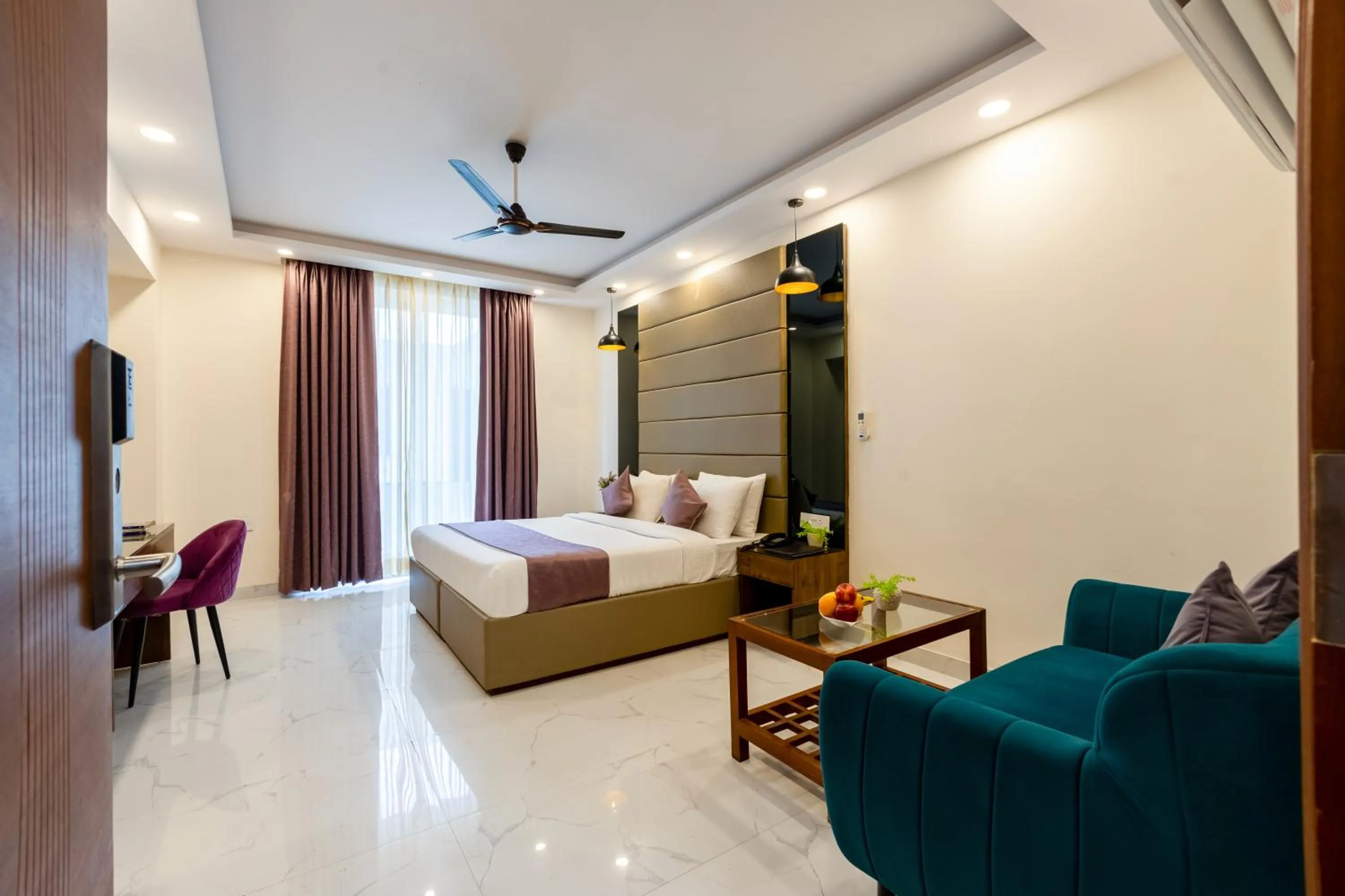 TV and multimedia, Bed in PK Boutique Hotel Noida Expressway