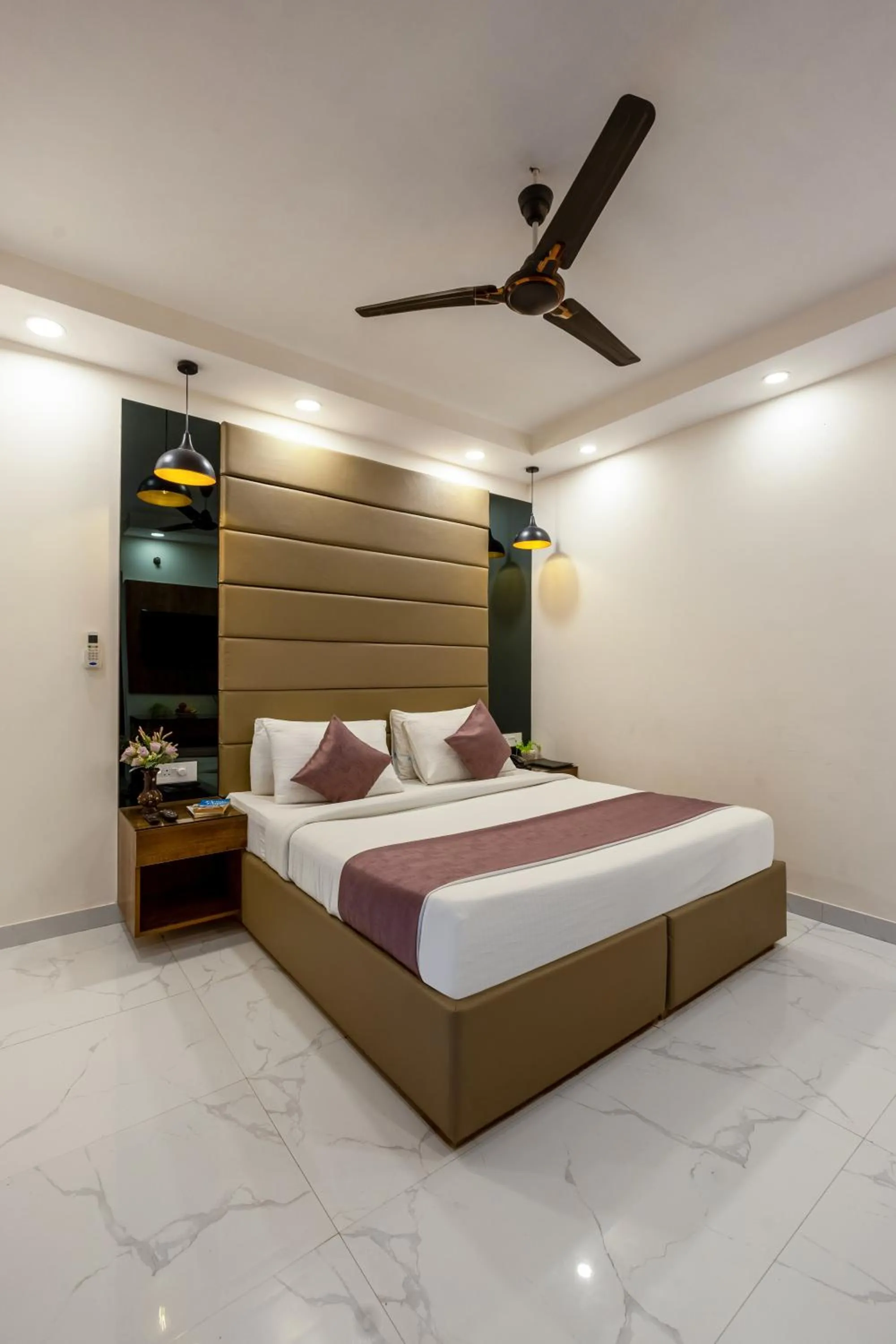 Bed in PK Boutique Hotel Noida Expressway