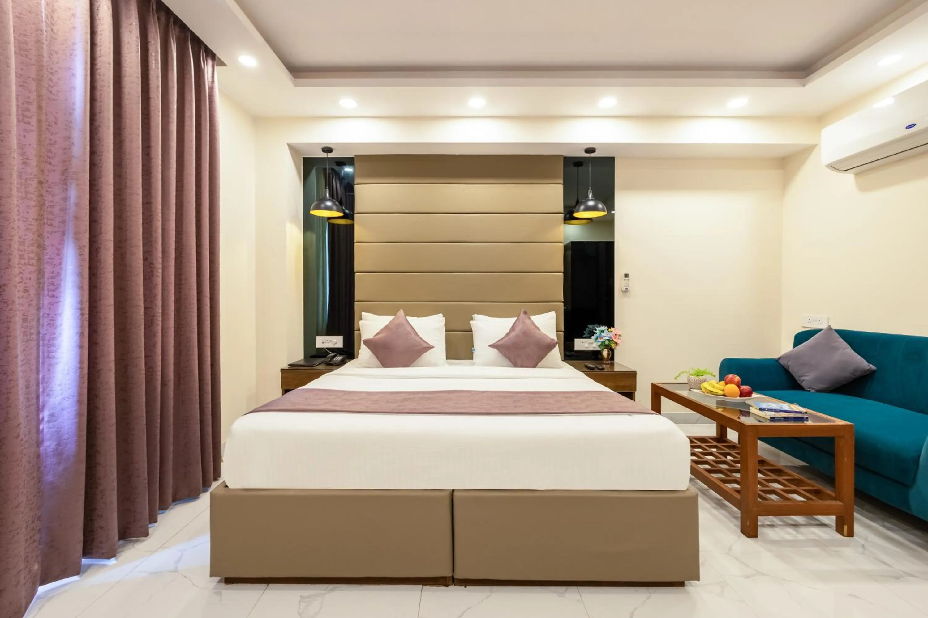 Bed in PK Boutique Hotel Noida Expressway