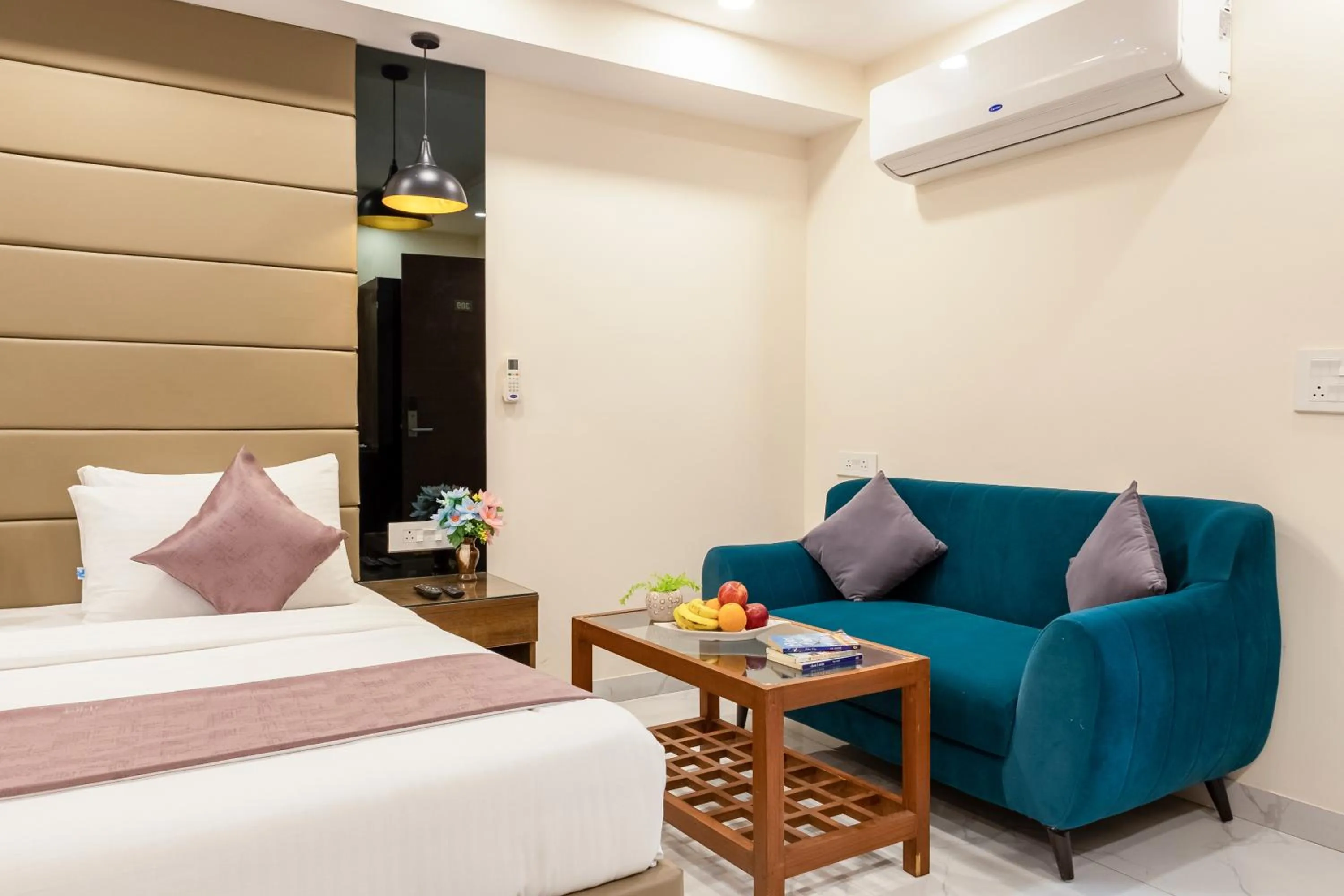 Bed in PK Boutique Hotel Noida Expressway