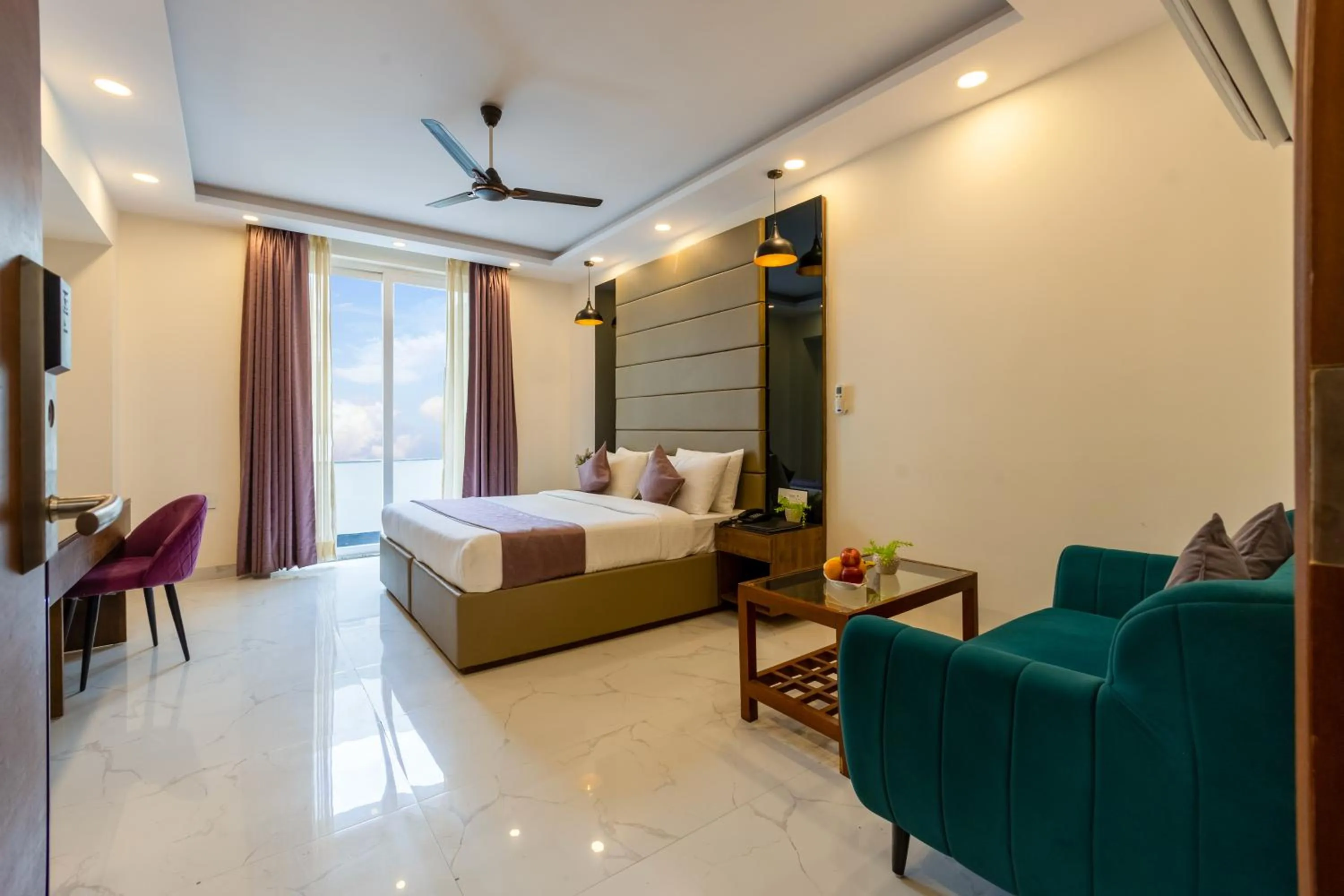 Bed in PK Boutique Hotel Noida Expressway