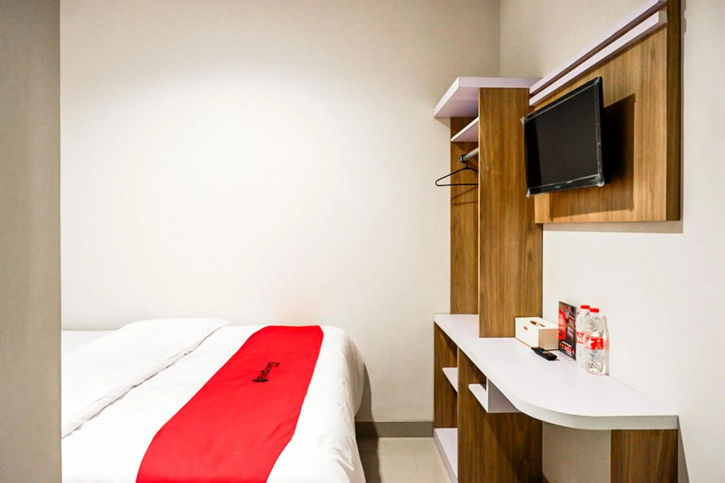 Bedroom, Bed in RedDoorz near Sleman City Hall 2