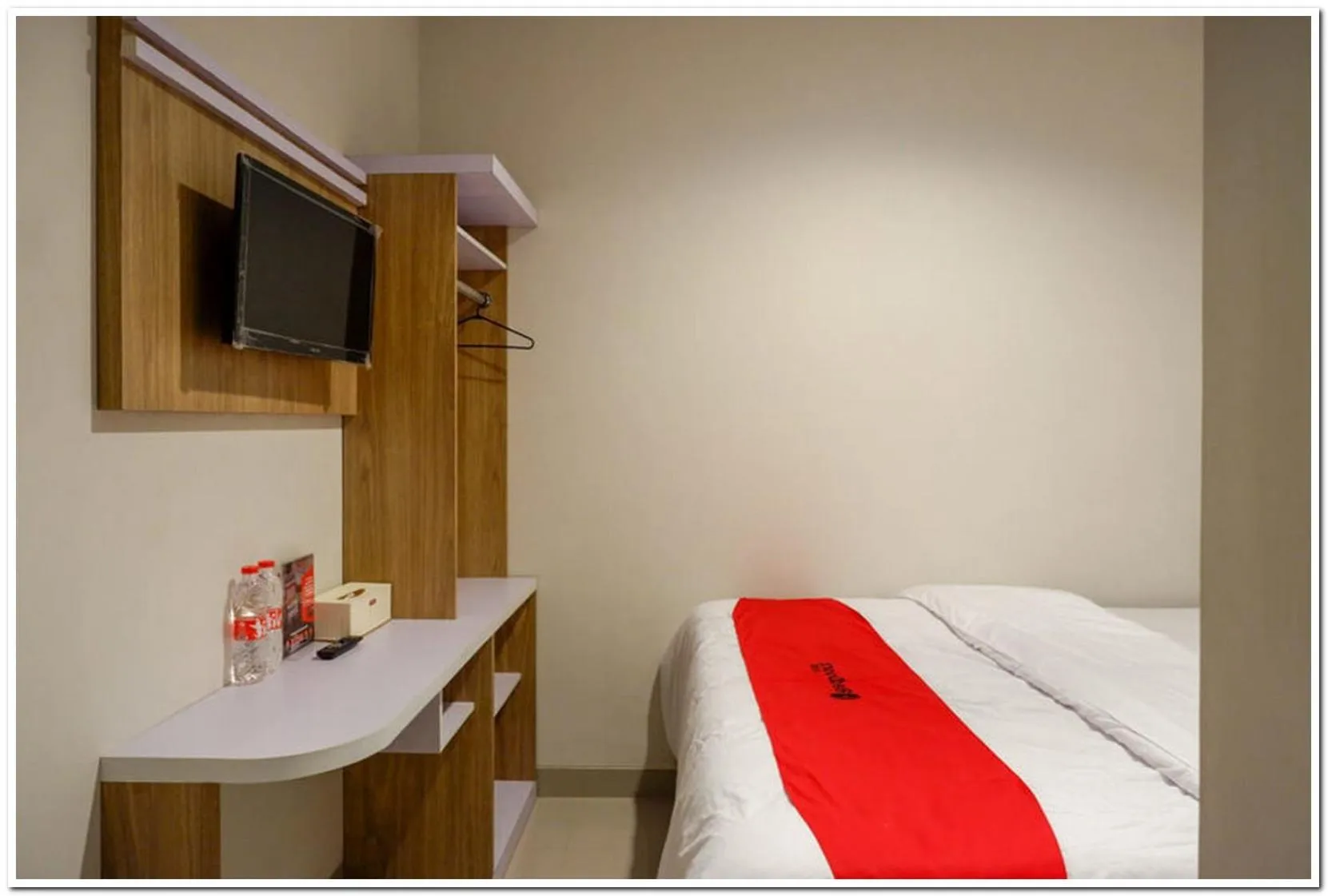 Bedroom, Bed in RedDoorz near Sleman City Hall 2