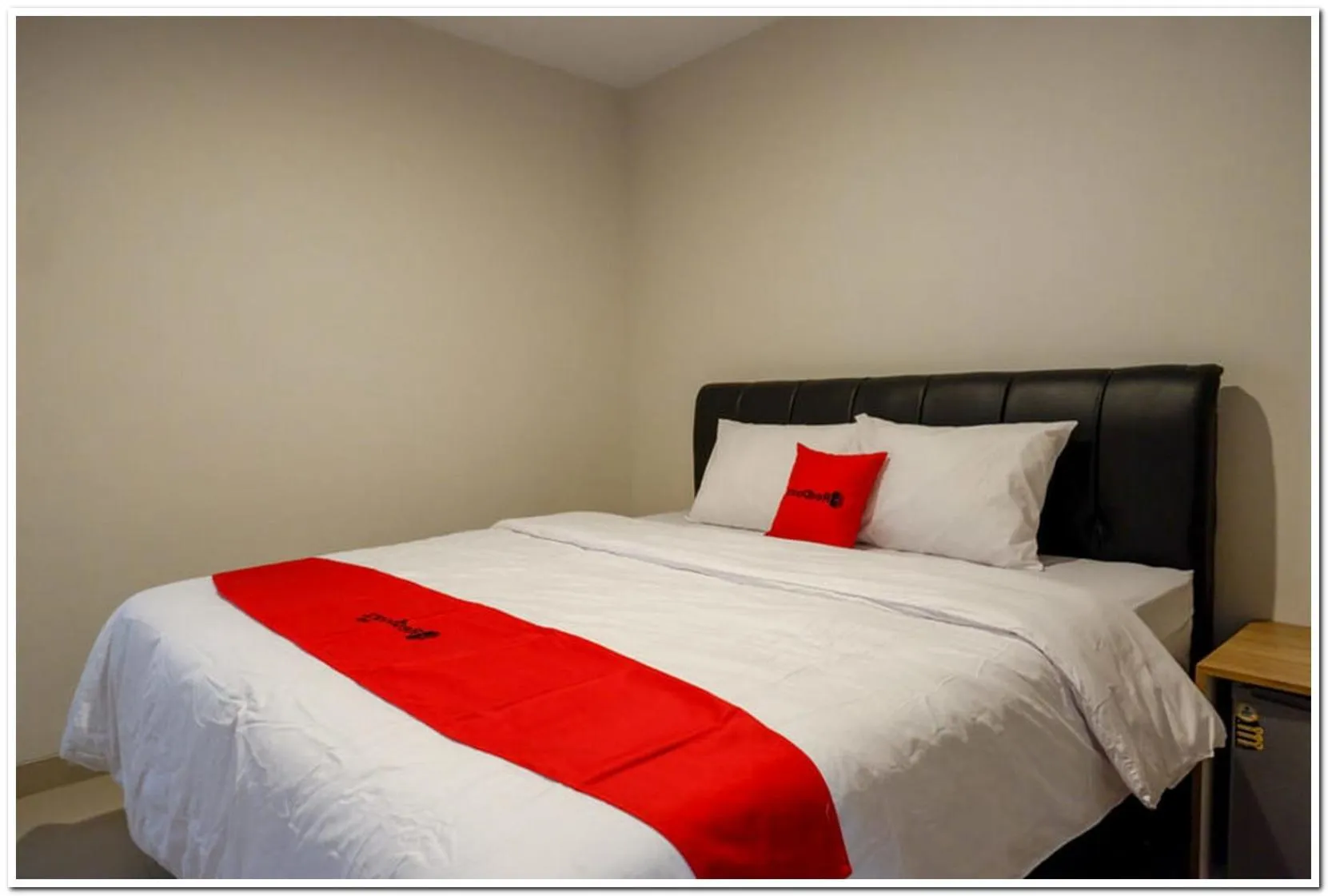 Bedroom, Bed in RedDoorz near Sleman City Hall 2