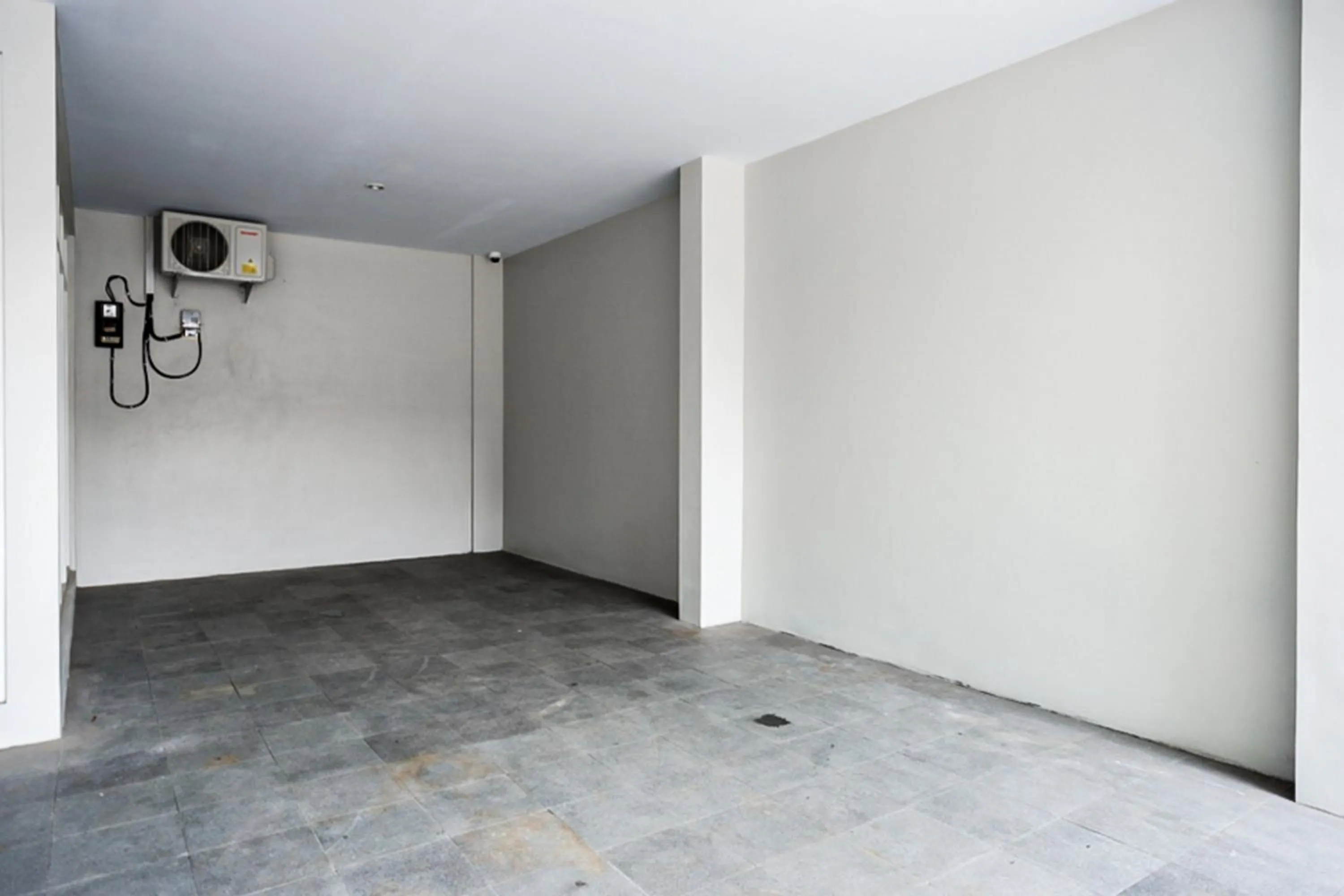 Parking in RedDoorz near Sleman City Hall 2