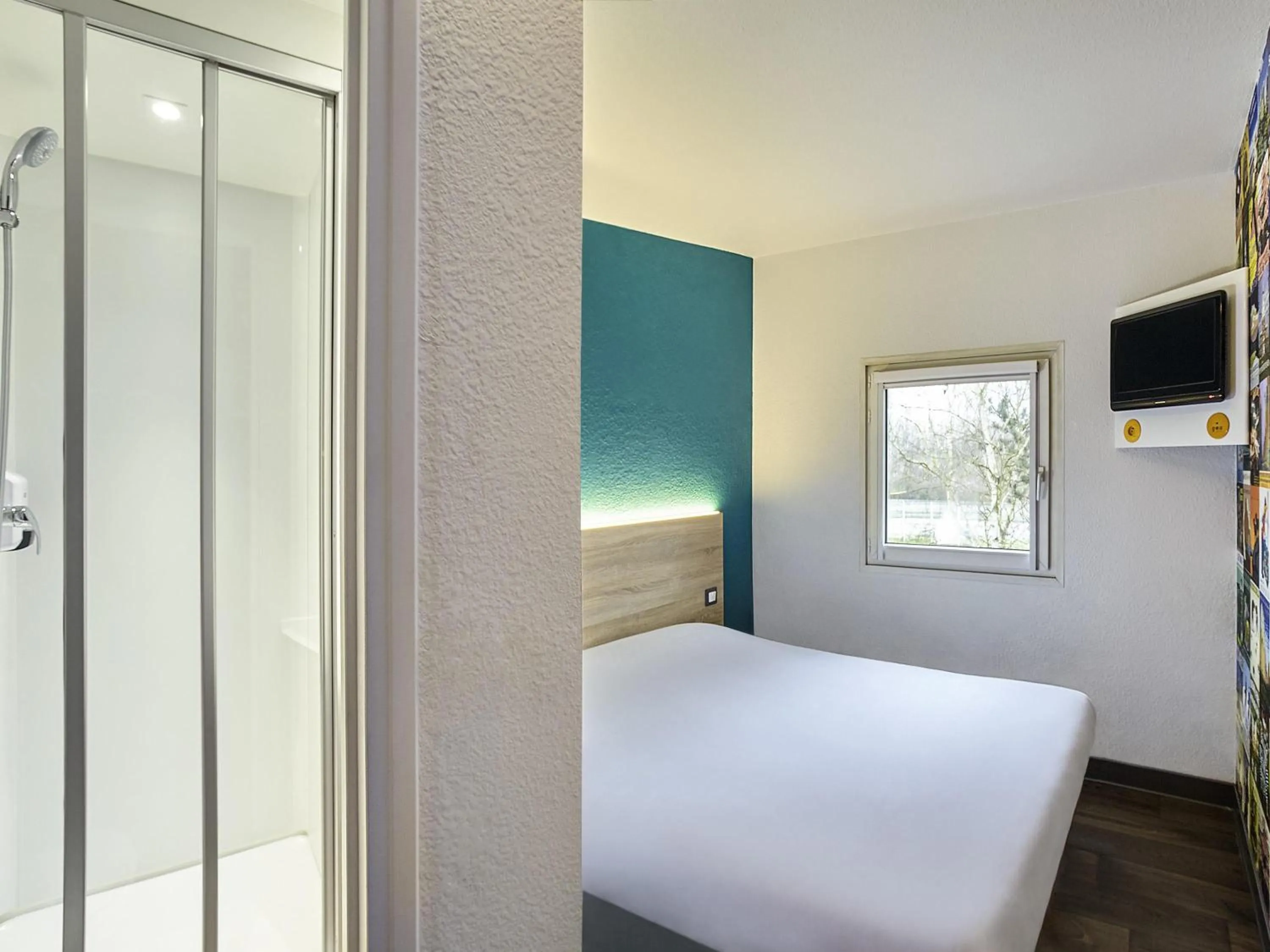 Property building, Bed in HOTELF1 Le Havre Est - Gonfreville