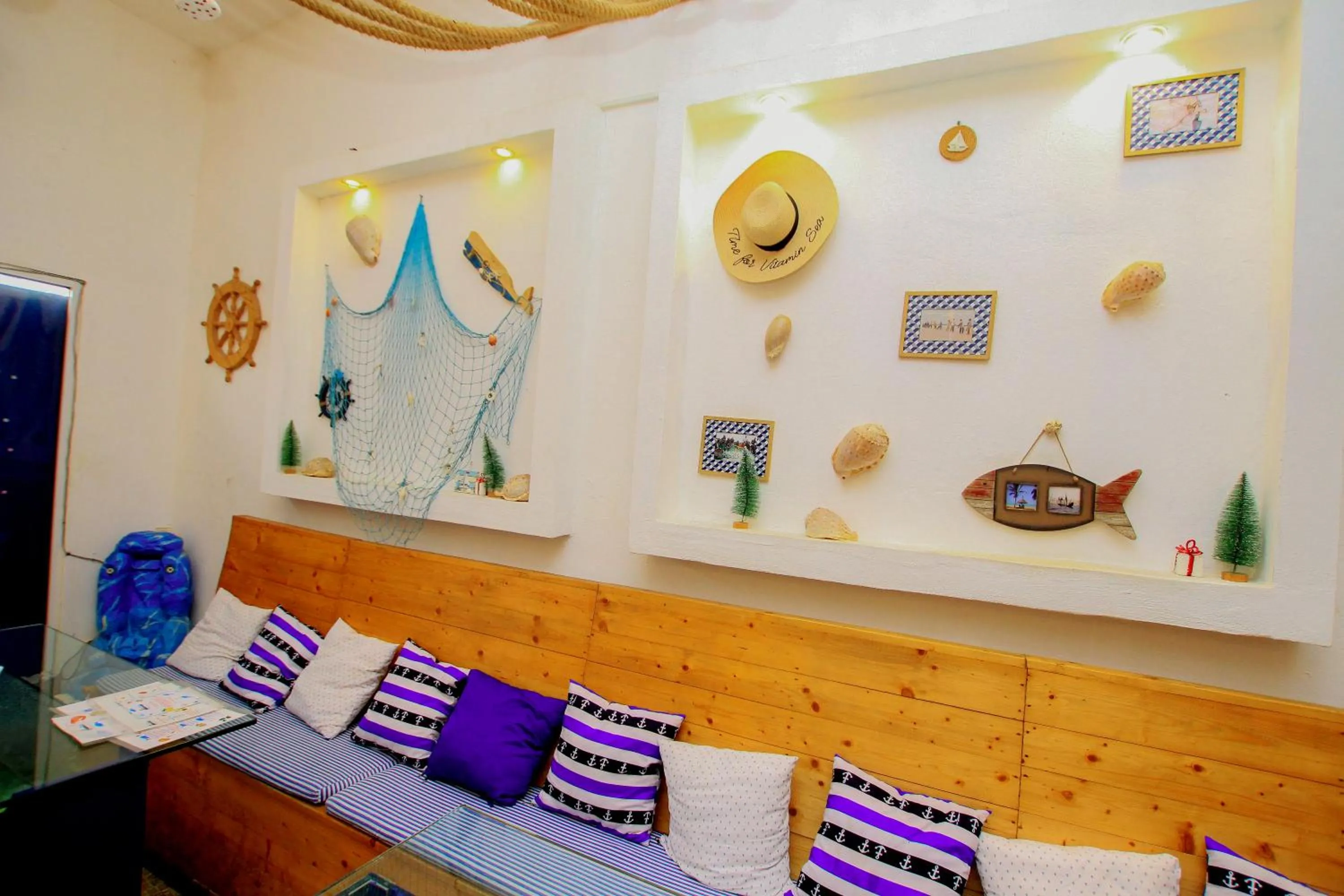 Restaurant/places to eat in Hotel Le Prince