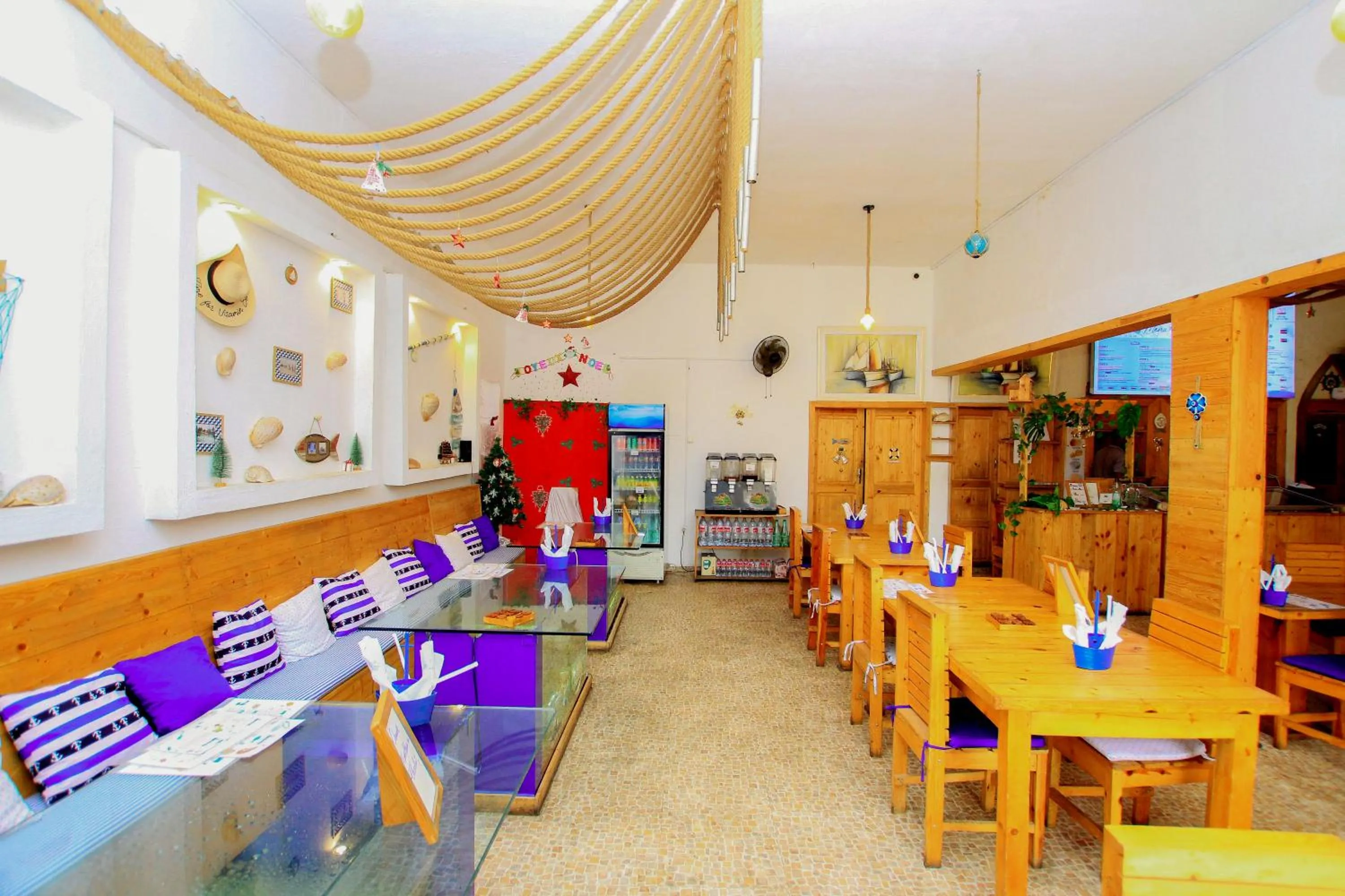 Restaurant/places to eat in Hotel Le Prince