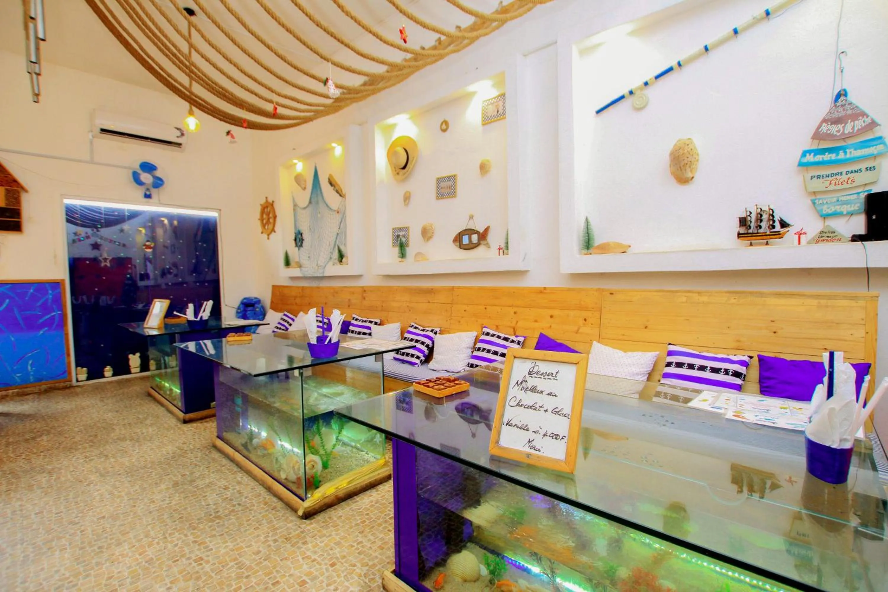 Restaurant/places to eat in Hotel Le Prince