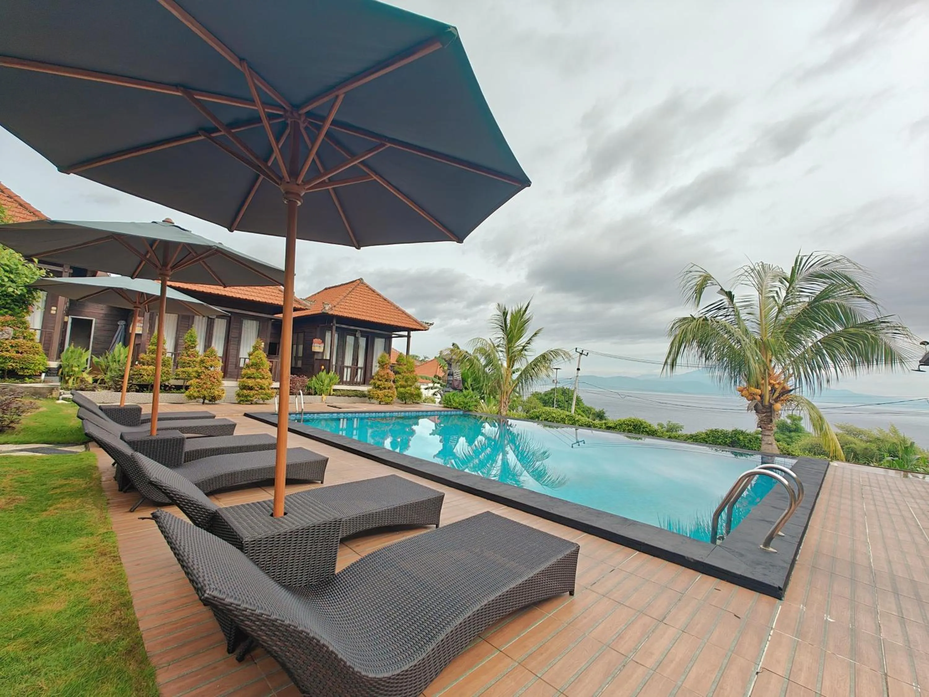 Day in Nusa Sedayu Hotel By Ocean View