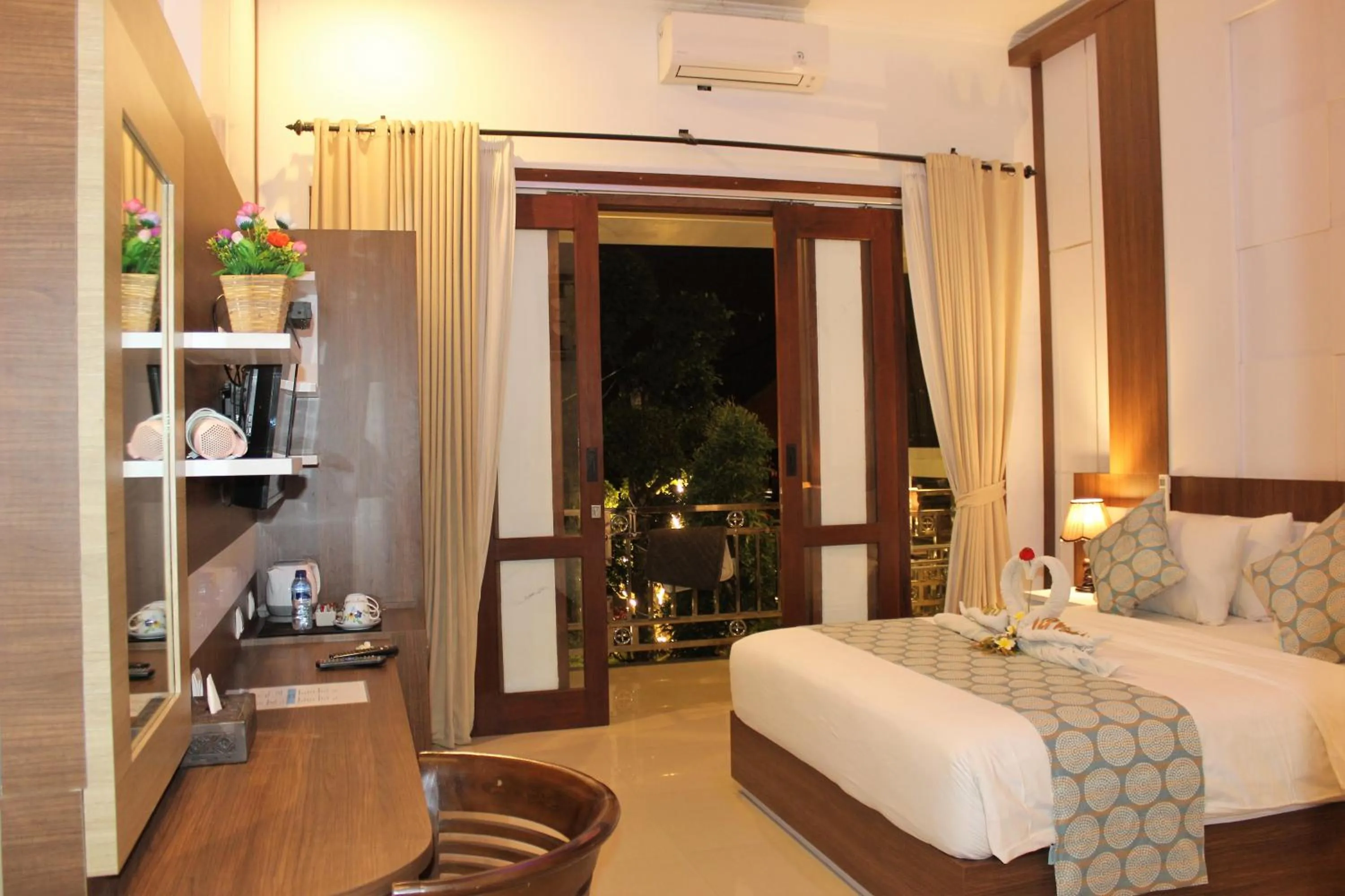 Bed in Nusa Sedayu Hotel By Ocean View