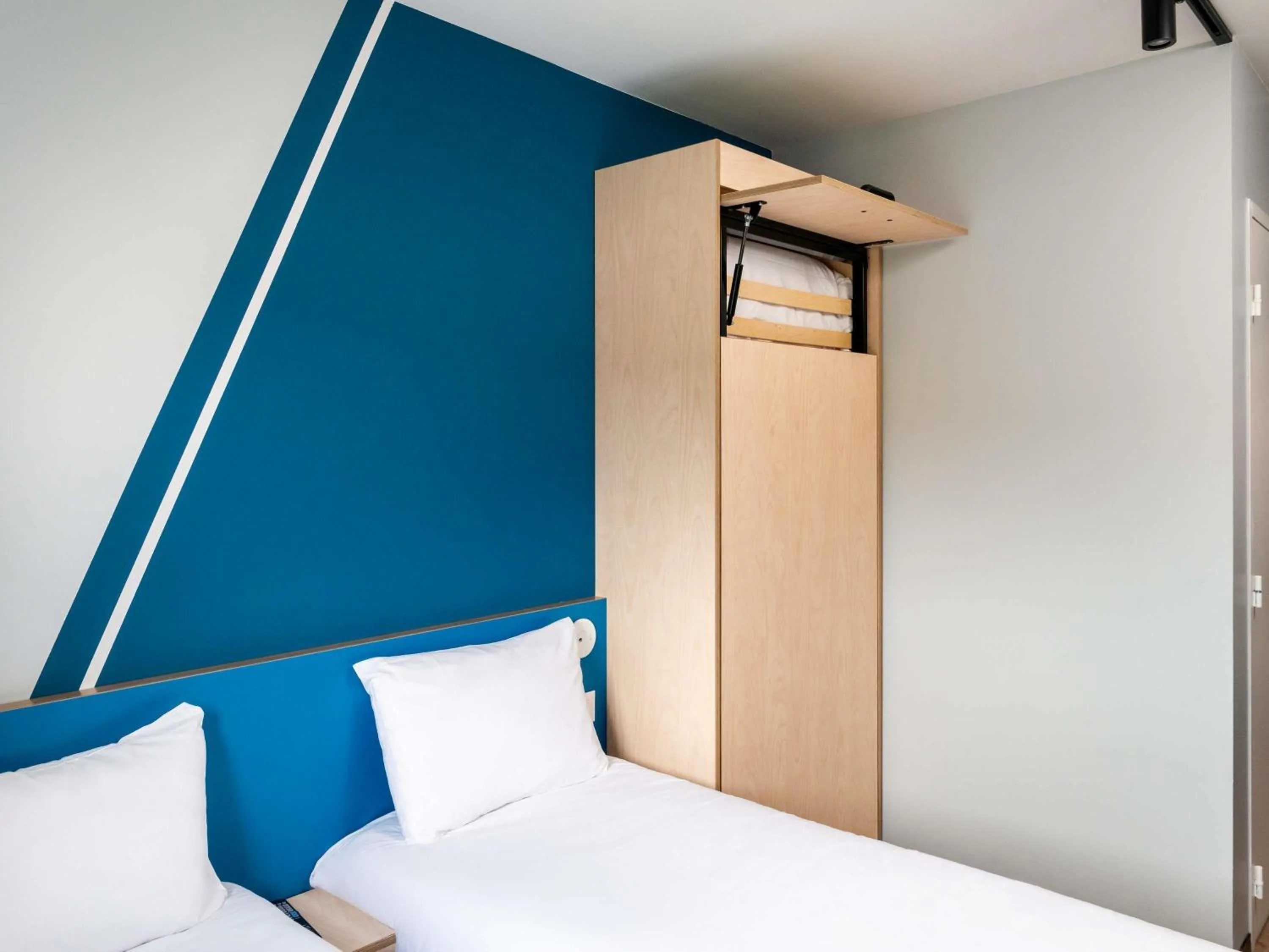 Bedroom, Bed in Hotel Ibis Budget Fecamp