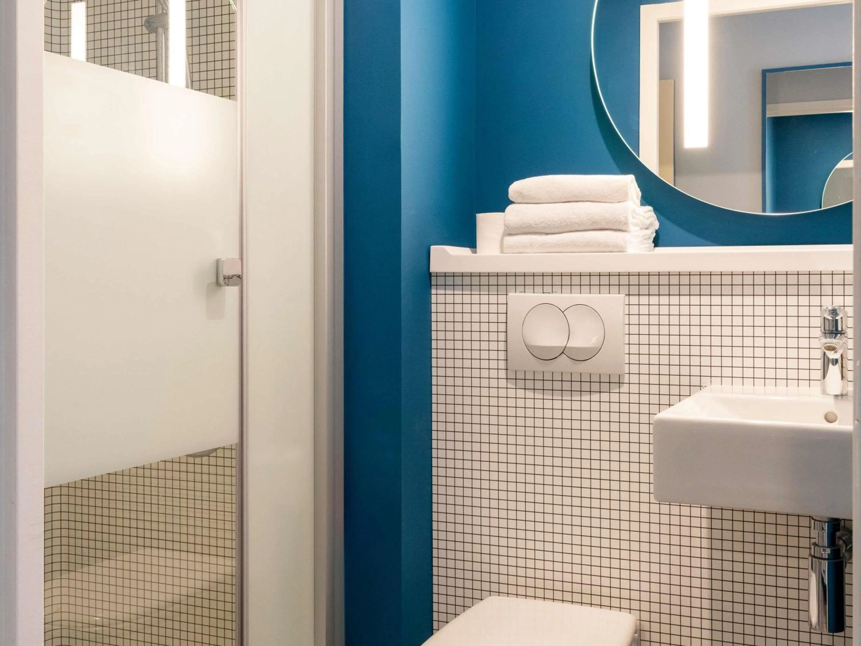 Bedroom in Hotel Ibis Budget Fecamp