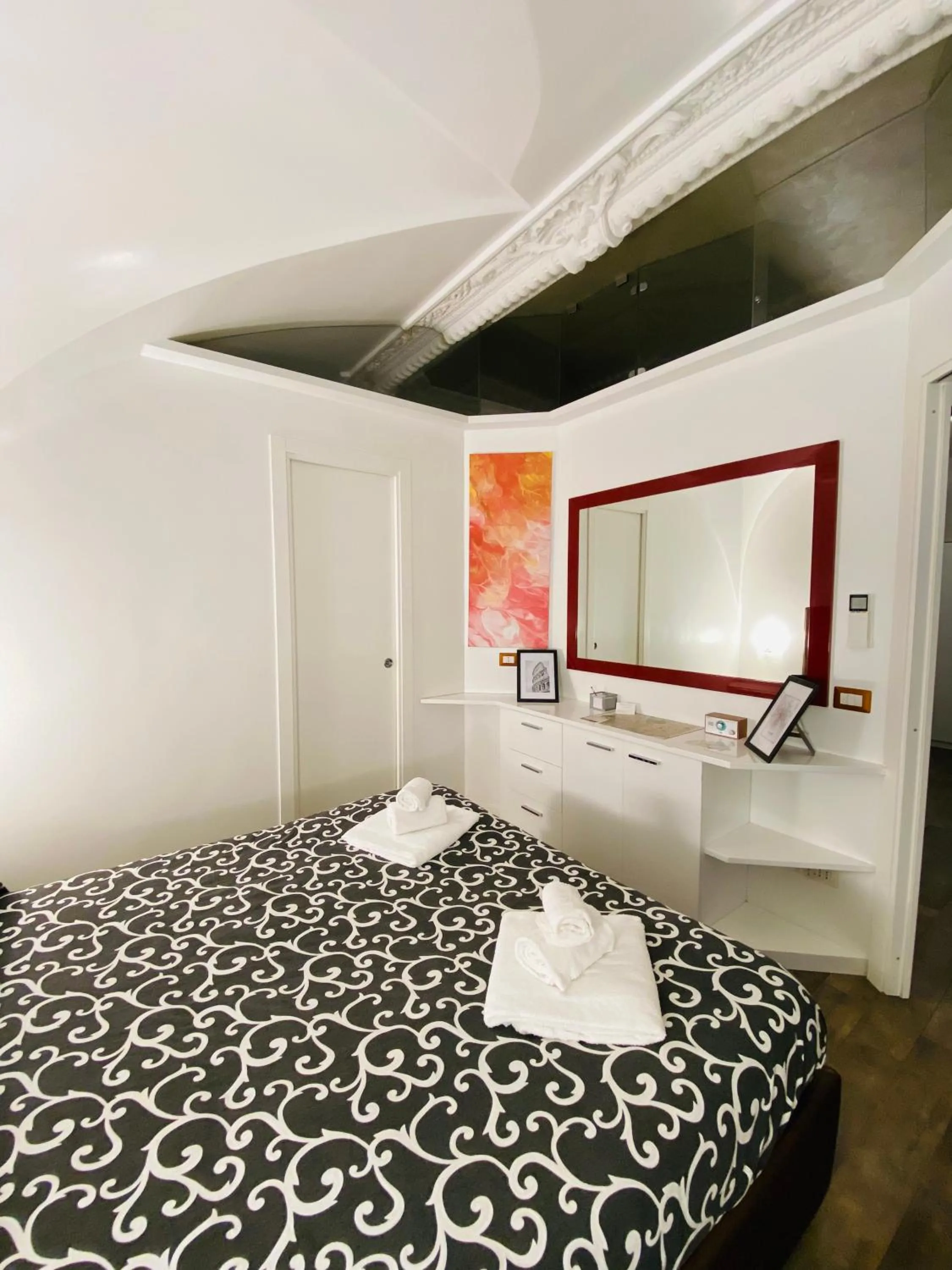 Bed in Casa Giorgia luxury apartment