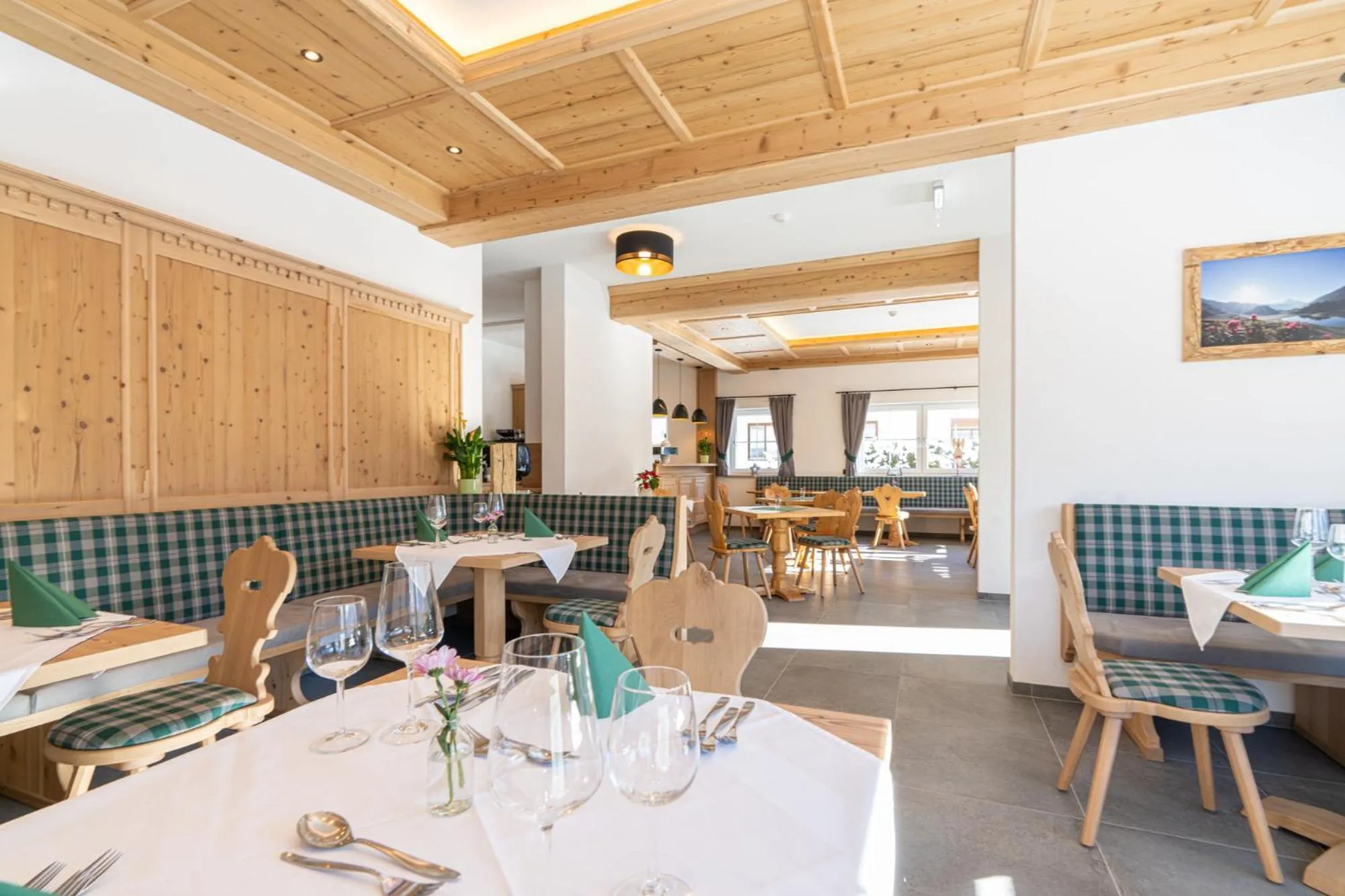 Restaurant/places to eat in Hotel Bergmahd