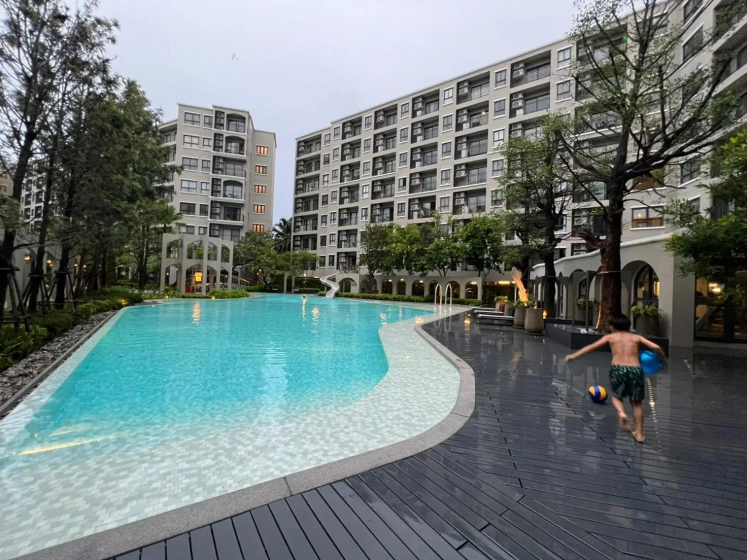 Property building in La Casita Huahin by Ying