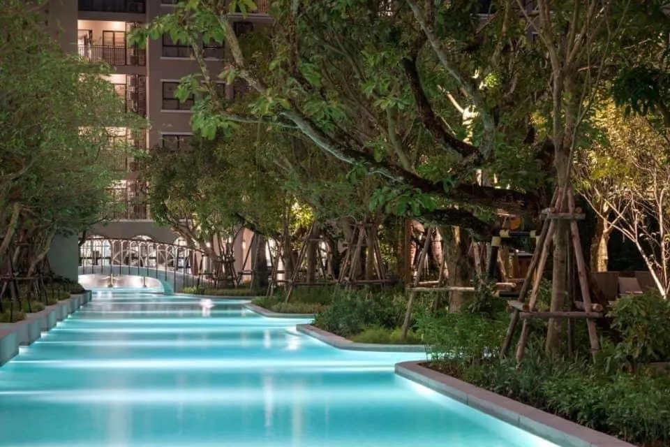 Night in La Casita Huahin by Ying