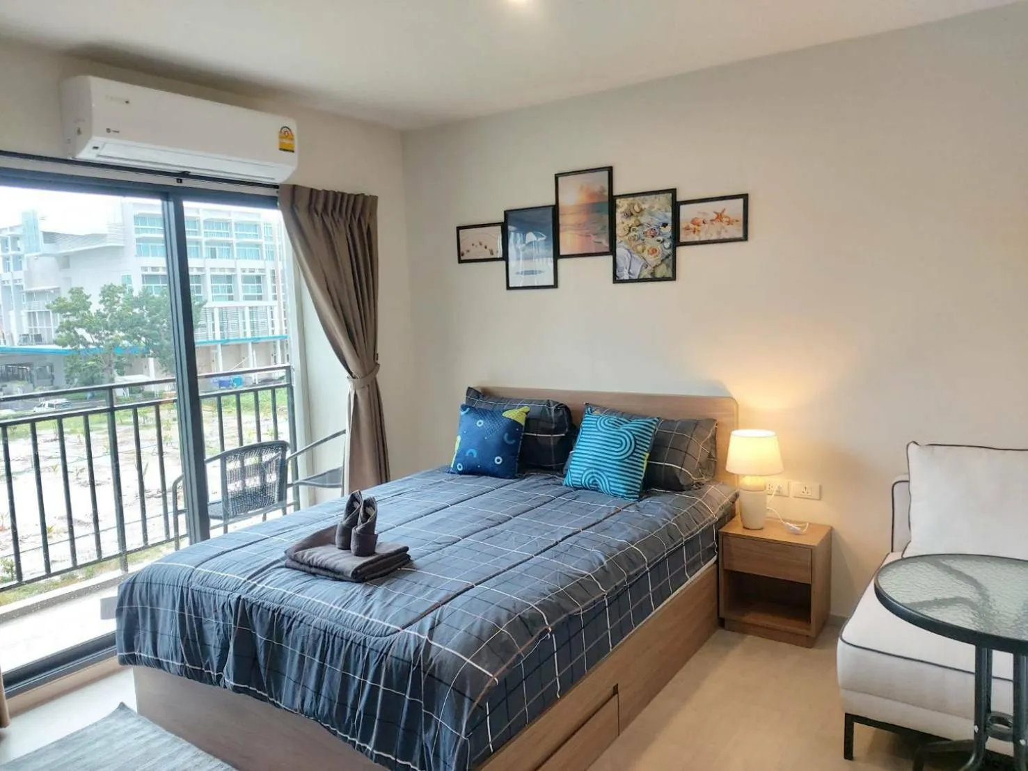 Property building, Bed in La Casita Huahin by Ying