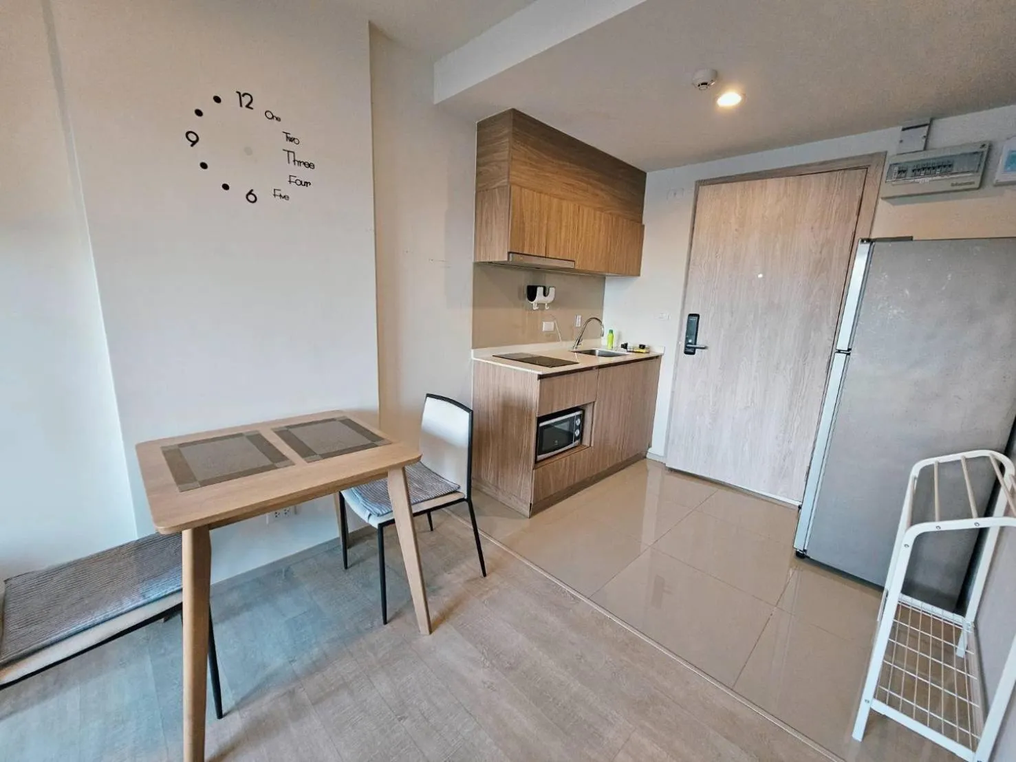 Kitchen or kitchenette in La Casita Huahin by Ying