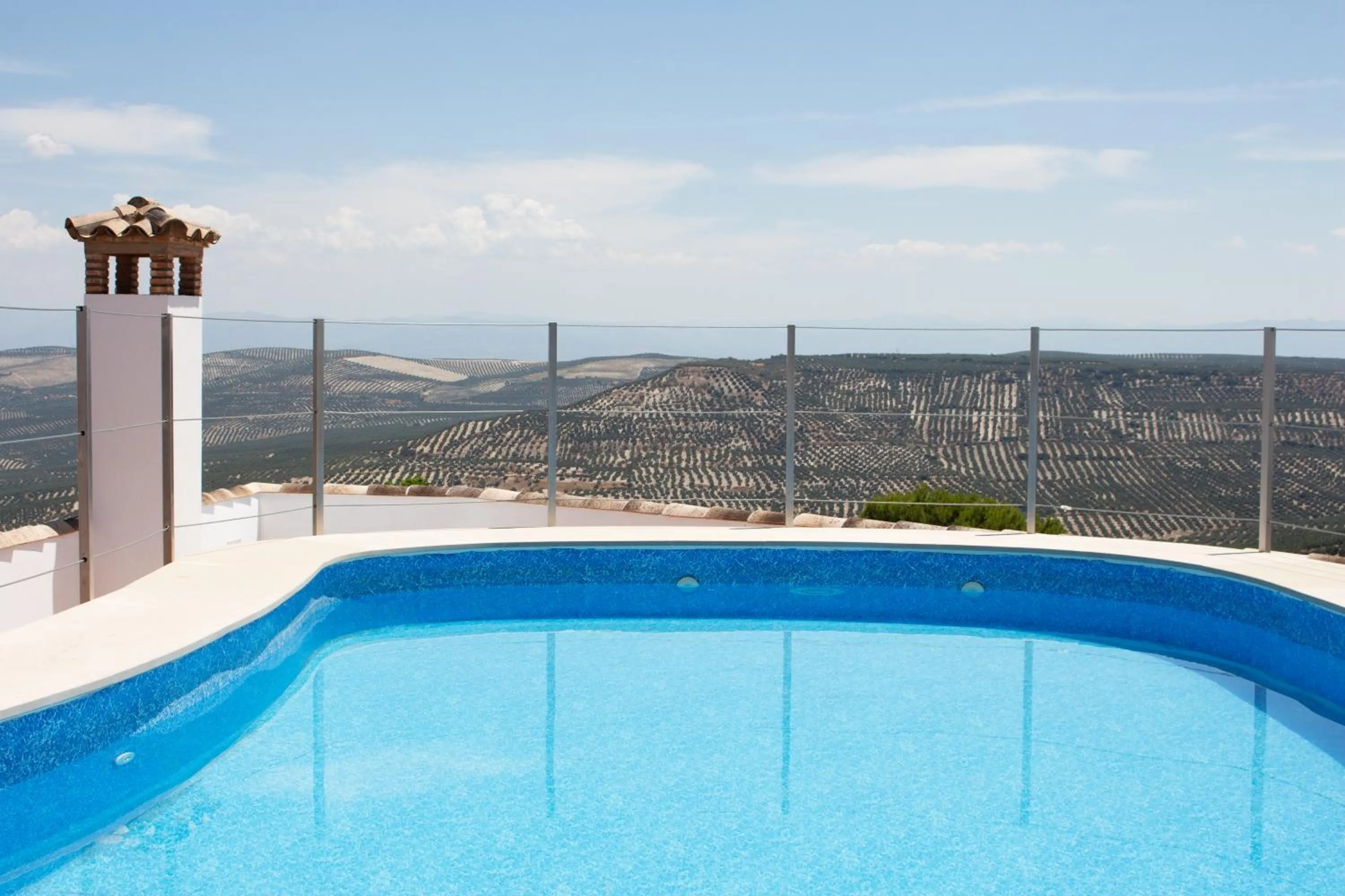 Swimming pool in Hotel Rural Molino del Albaicín
