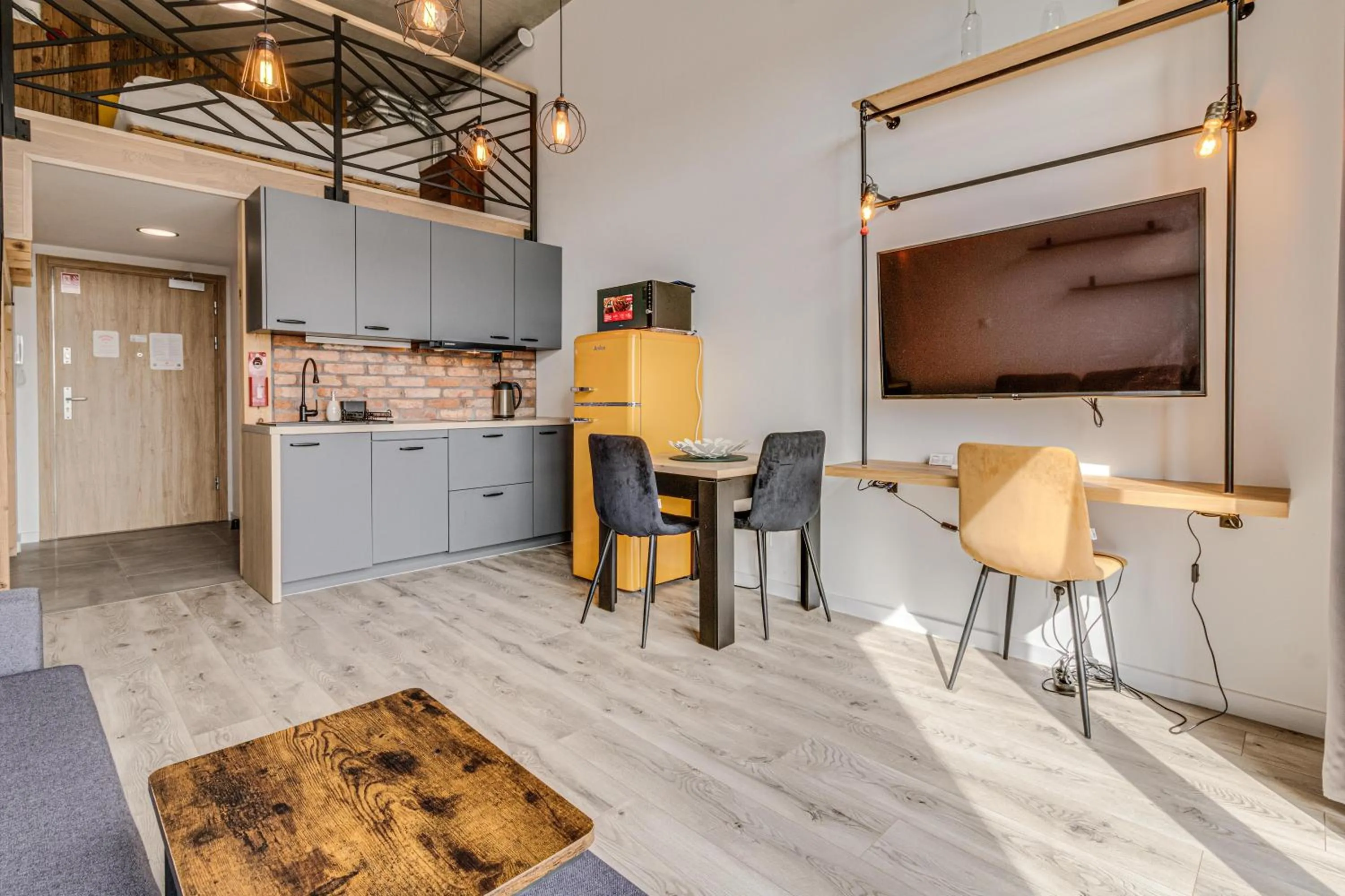 Kitchen or kitchenette in RentPlanet - Apartamenty Zarembowicza