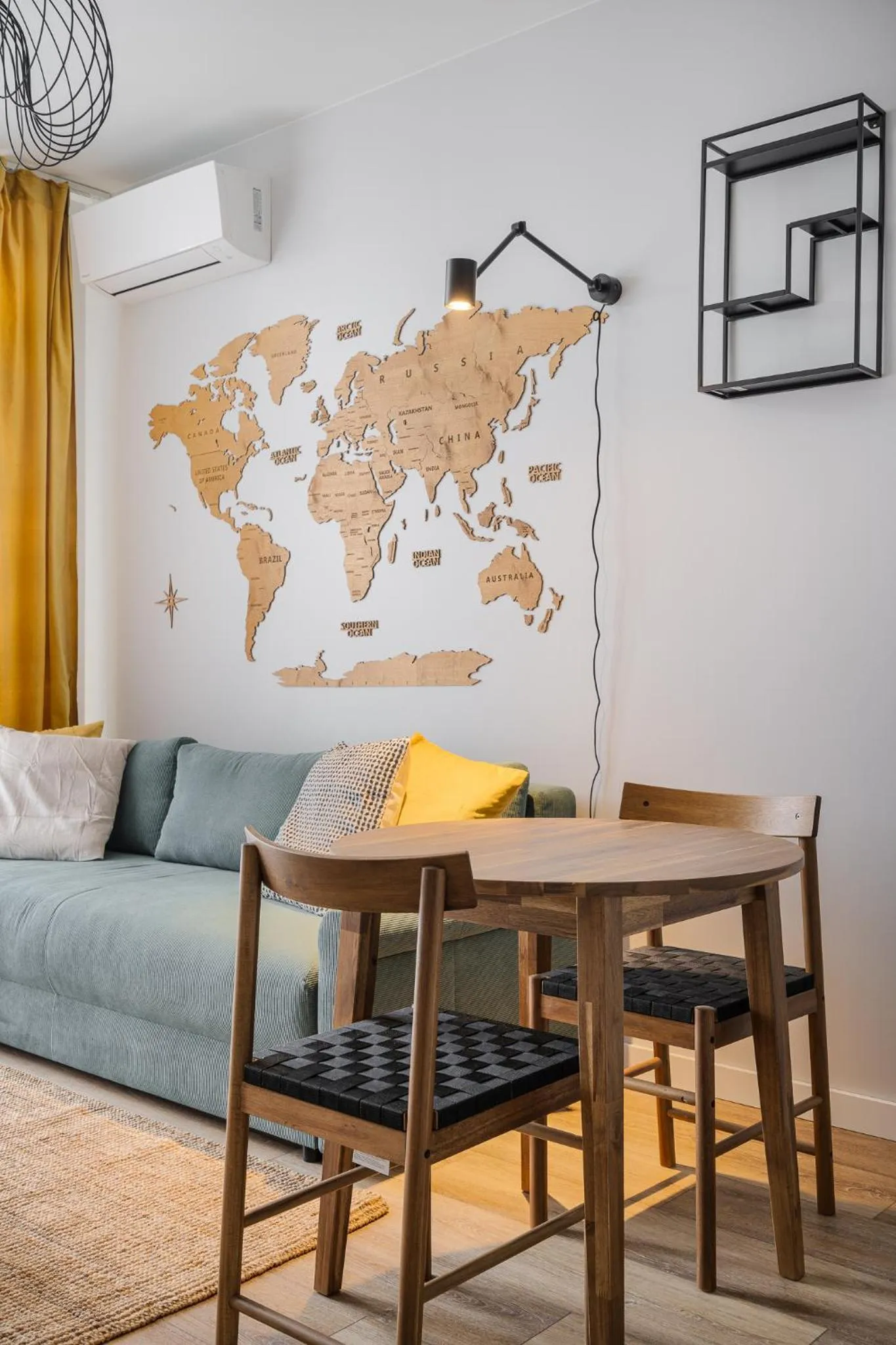 Living room in RentPlanet - Apartamenty Zarembowicza