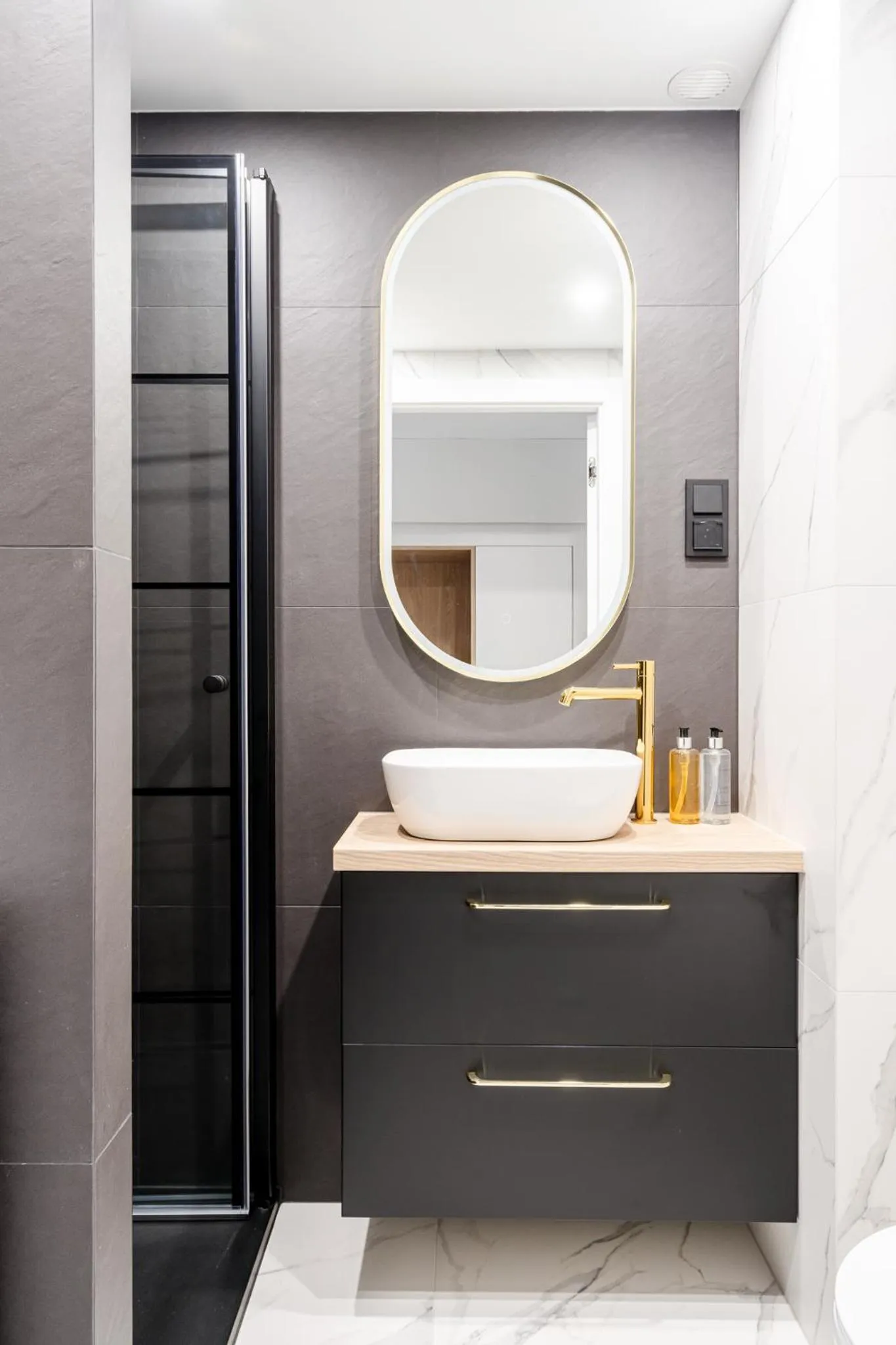 Bathroom in RentPlanet - Apartamenty Zarembowicza