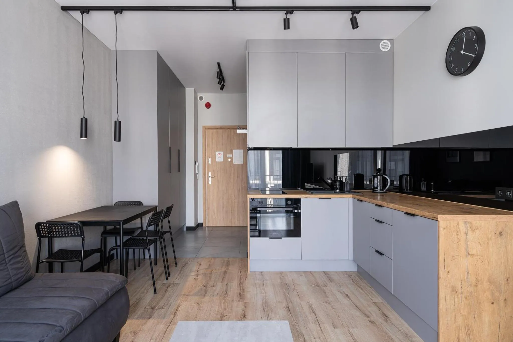 Kitchen or kitchenette in RentPlanet - Apartamenty Zarembowicza