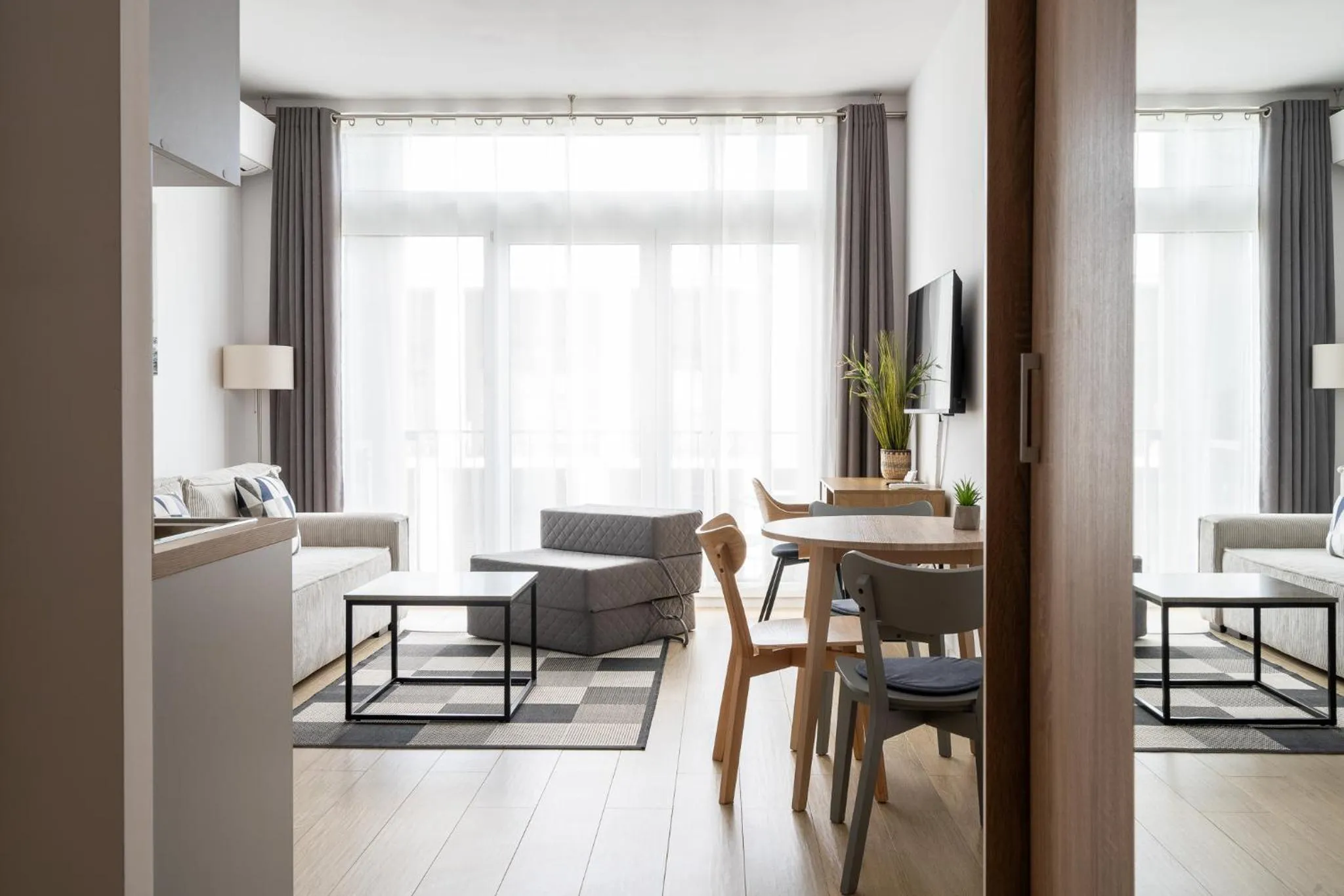 Seating area in RentPlanet - Apartamenty Zarembowicza