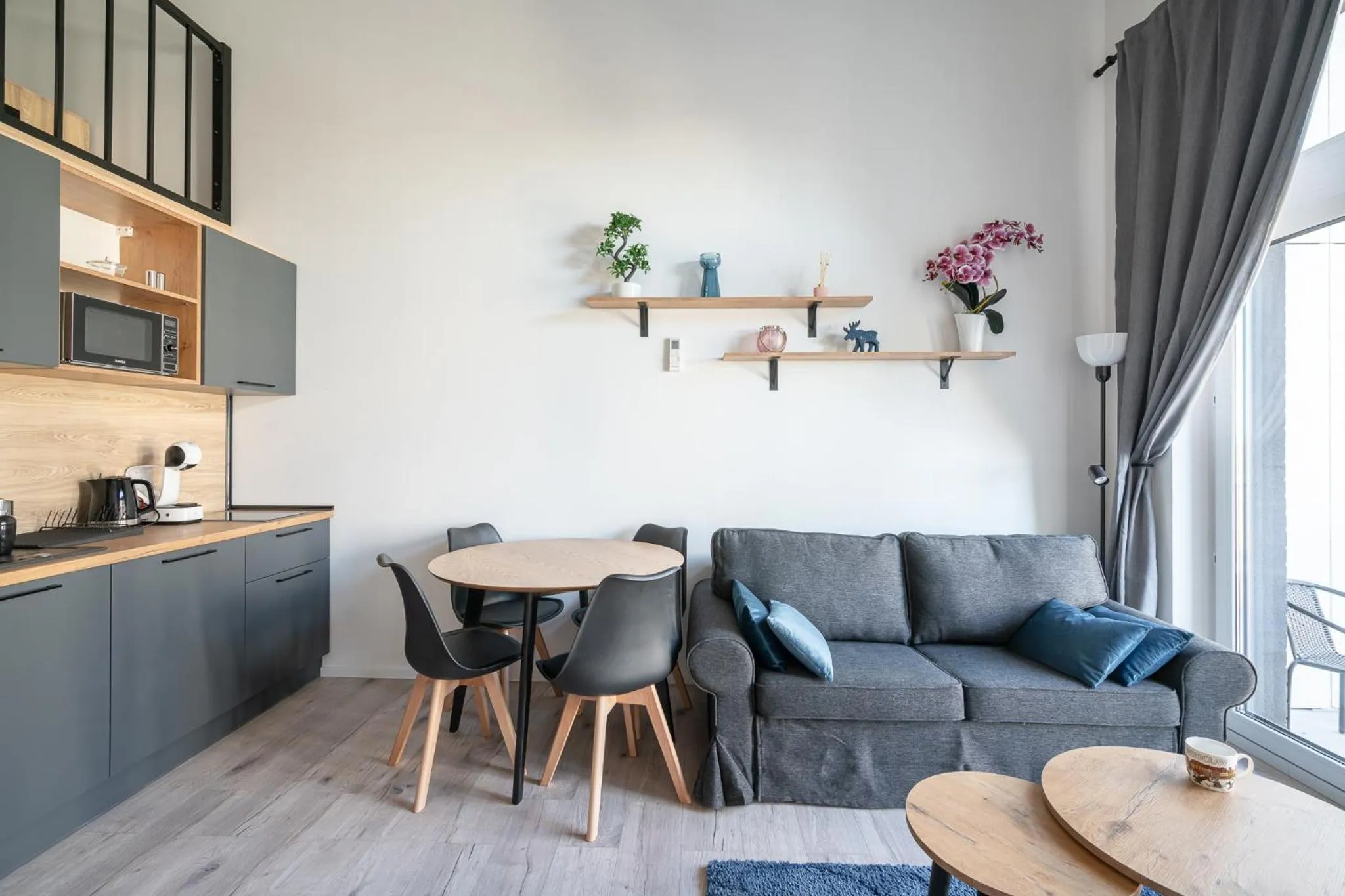 Kitchen or kitchenette in RentPlanet - Apartamenty Zarembowicza