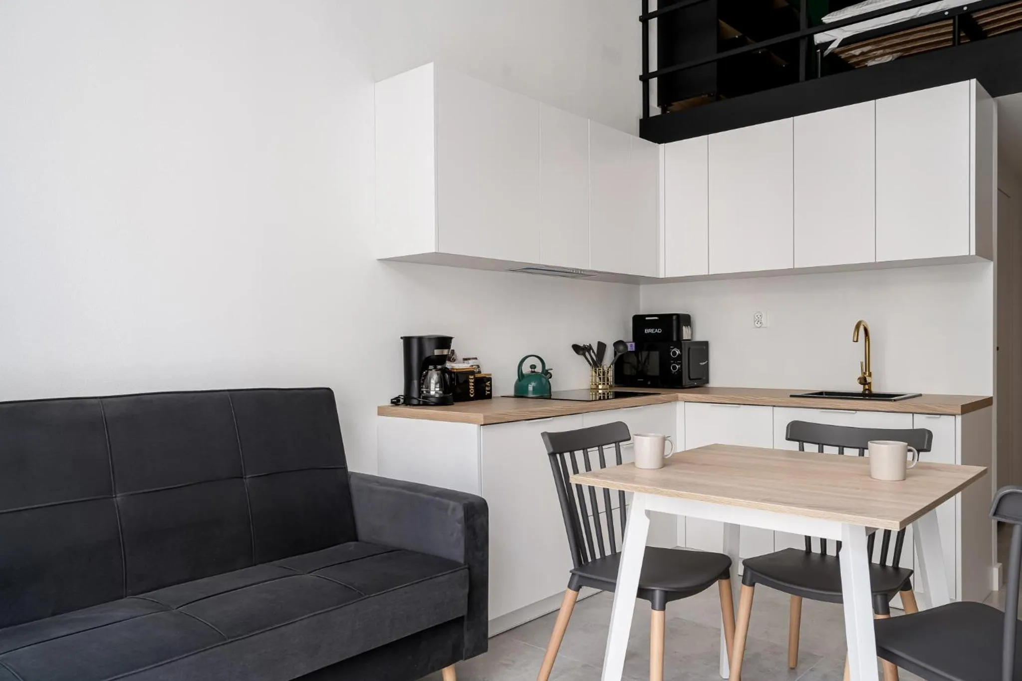 Coffee/tea facilities in RentPlanet - Apartamenty Zarembowicza